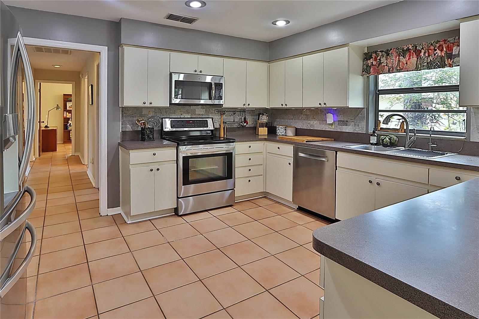 Image 20 of 34 For 19814 Deer Hollow Lane