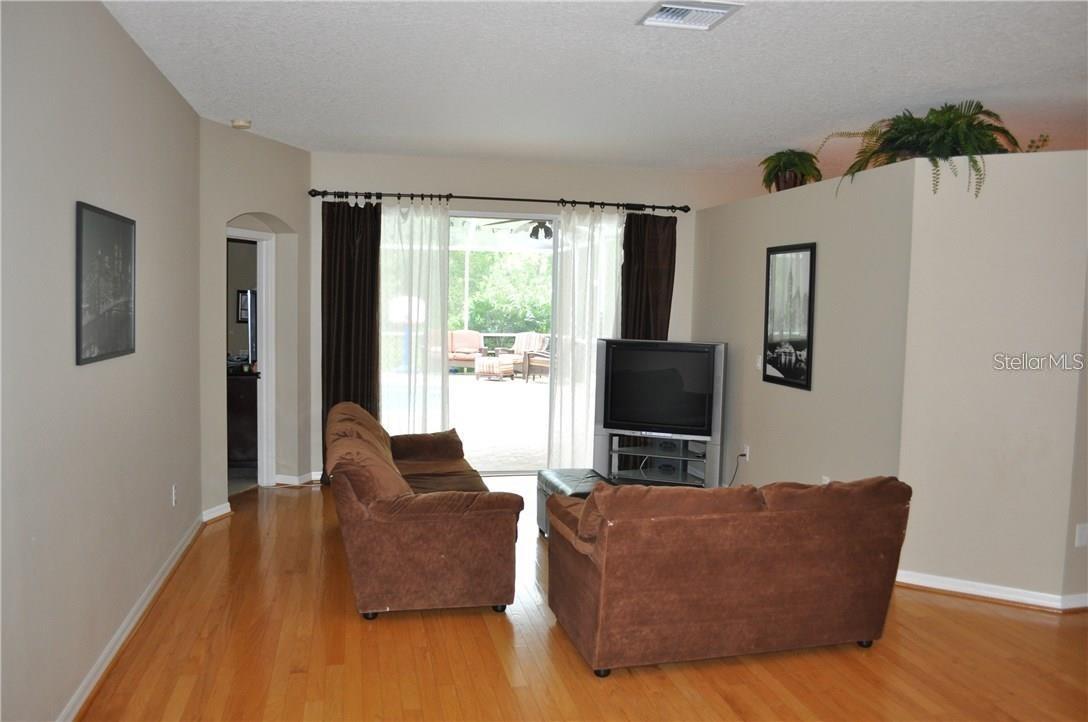 Image 5 of 8 For 4987 Kernwood Court