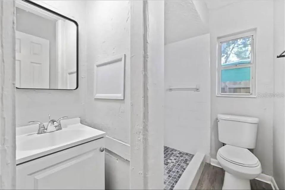 Image 9 of 12 For 2904 Emerson Avenue S A