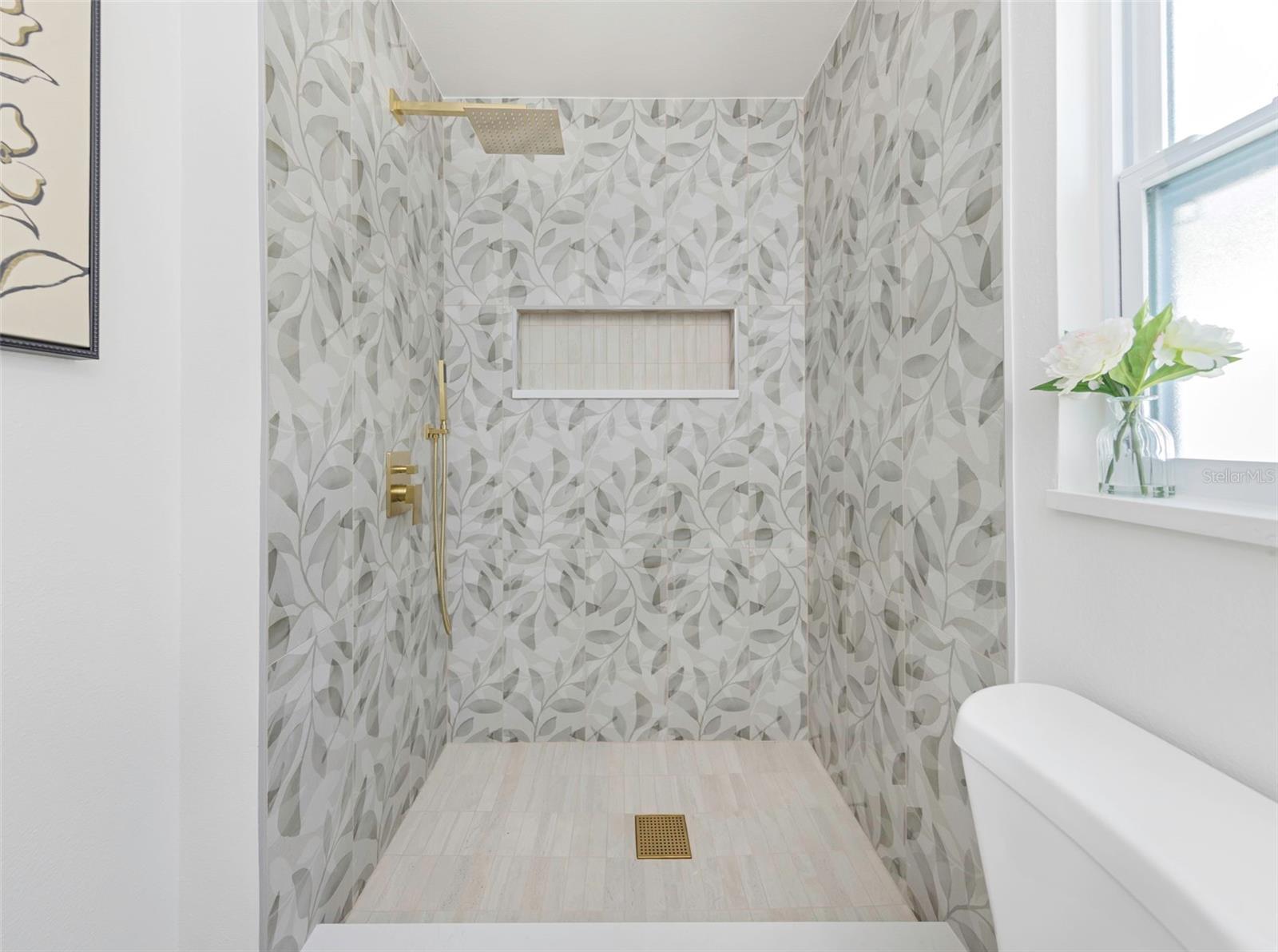 Image 21 of 37 For 12909 Pineway Drive