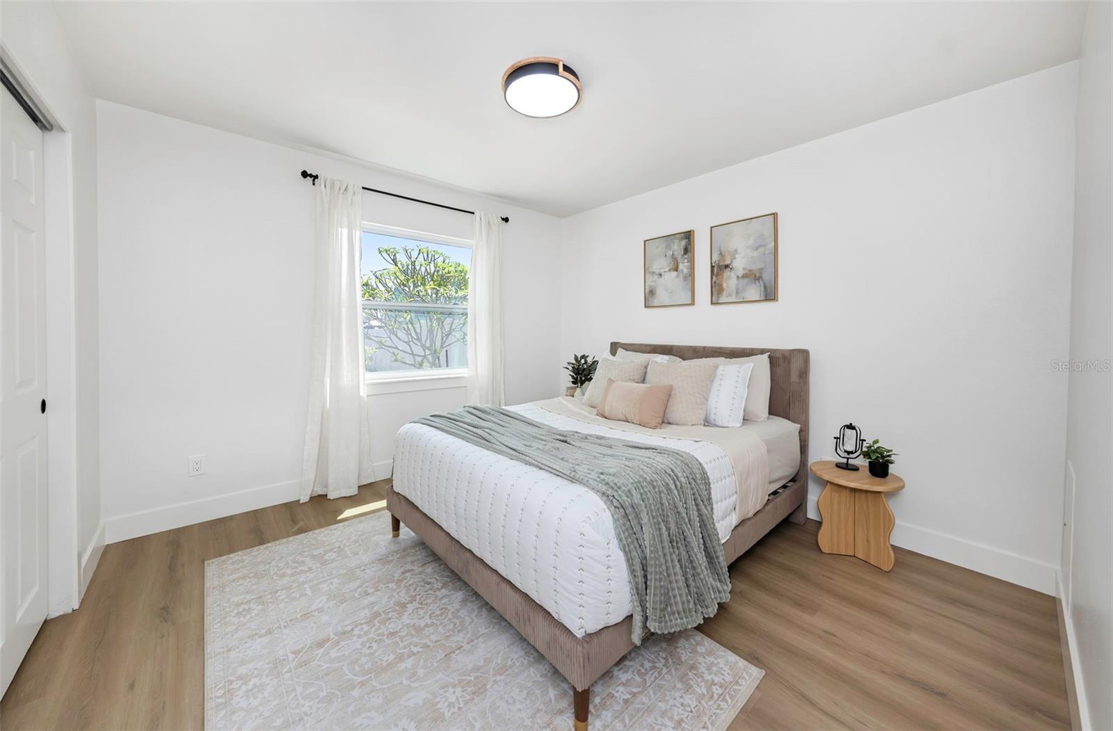 Image 22 of 37 For 12909 Pineway Drive