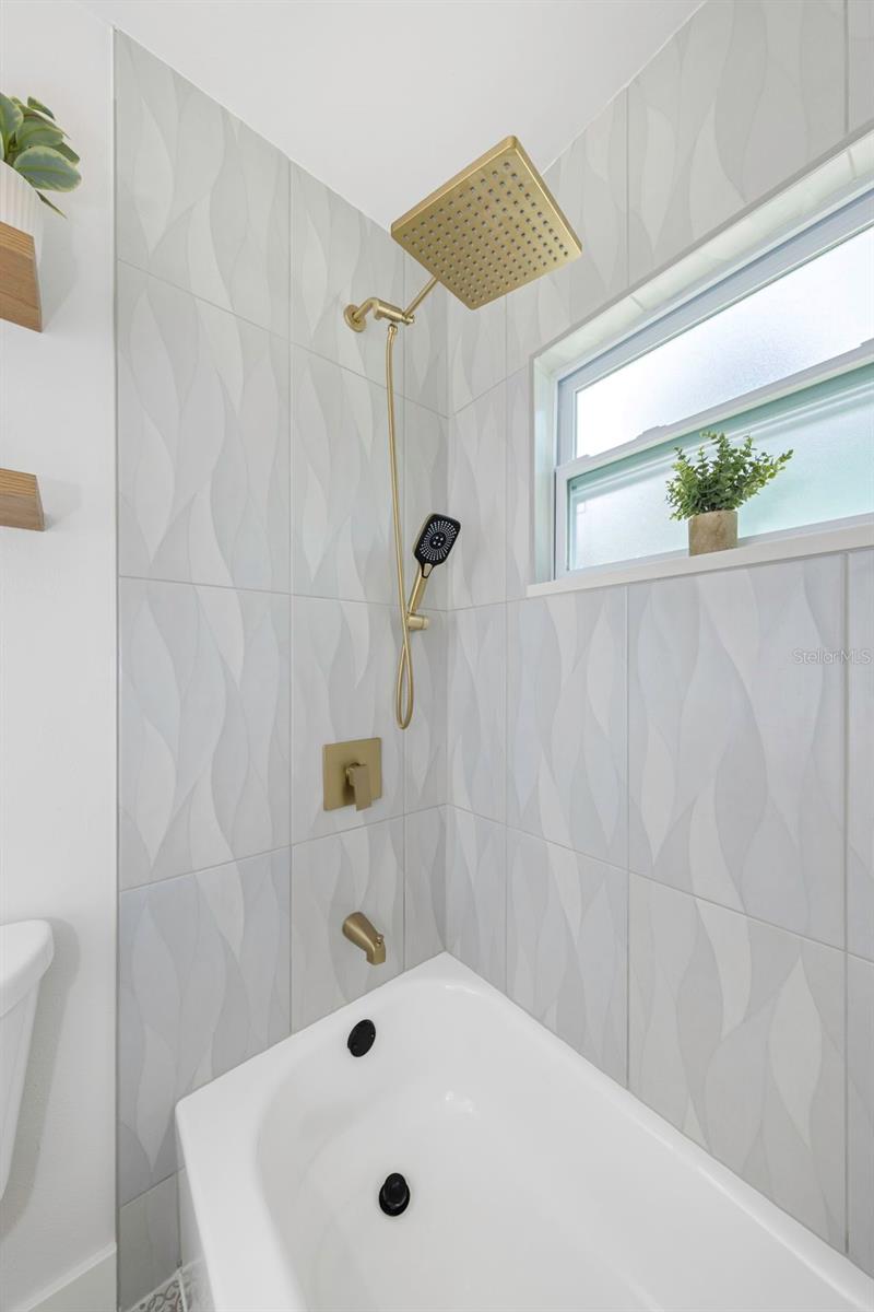 Image 26 of 37 For 12909 Pineway Drive