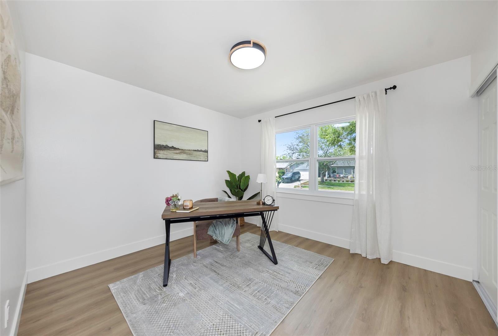 Image 27 of 37 For 12909 Pineway Drive