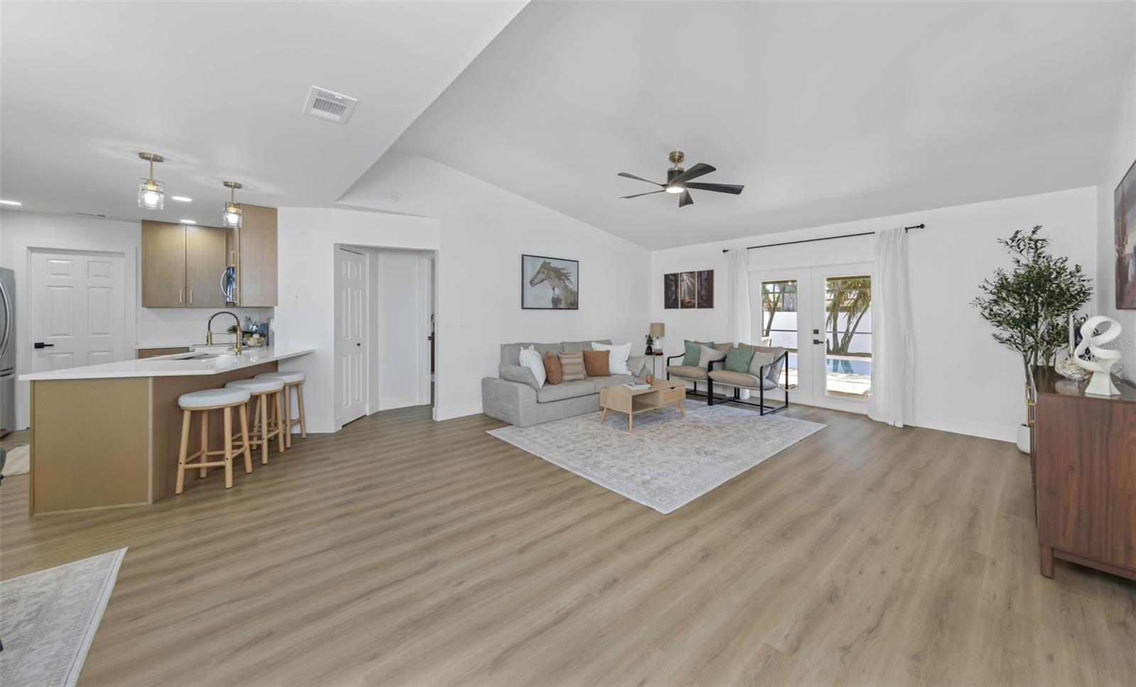 Image 4 of 37 For 12909 Pineway Drive