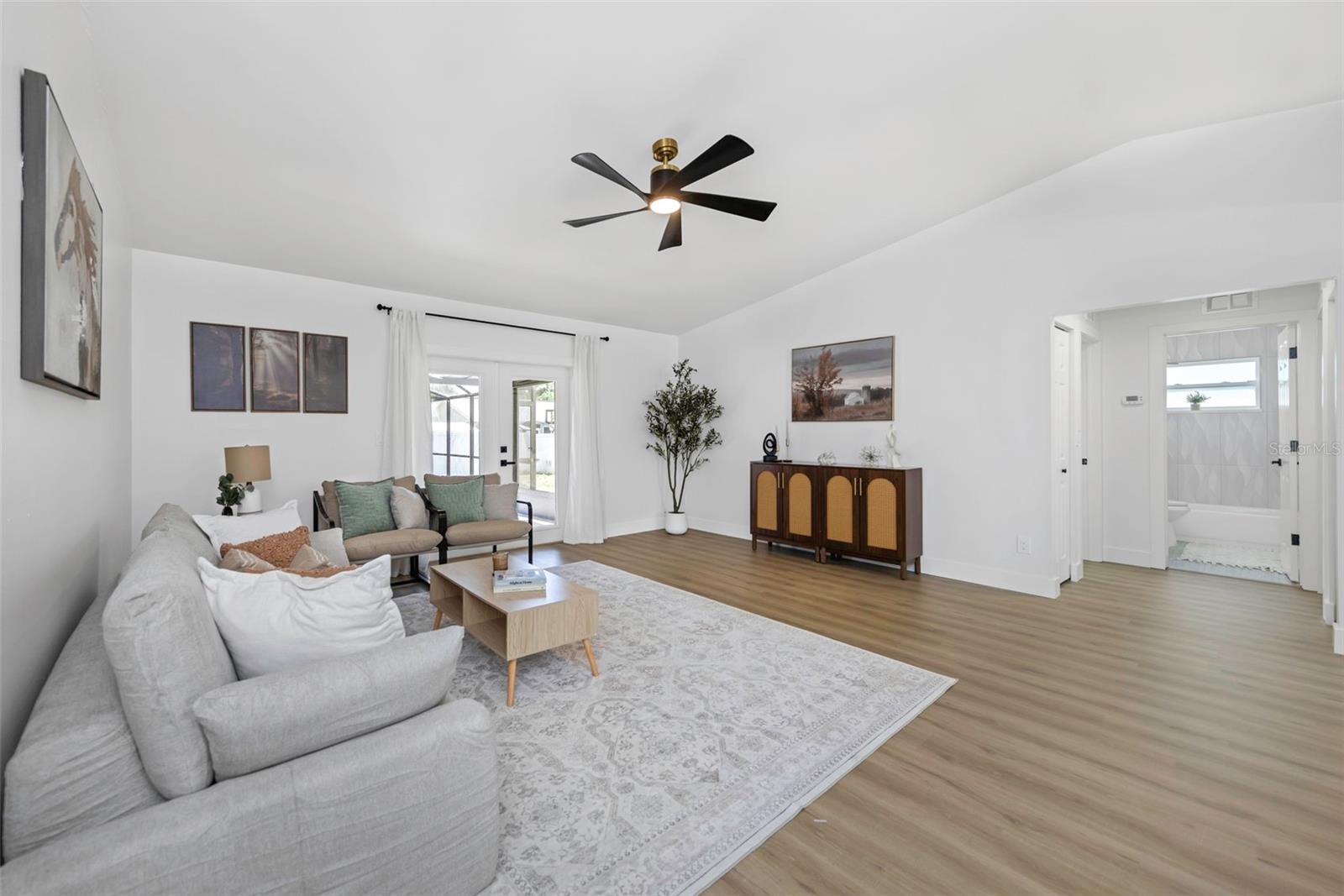 Image 6 of 37 For 12909 Pineway Drive