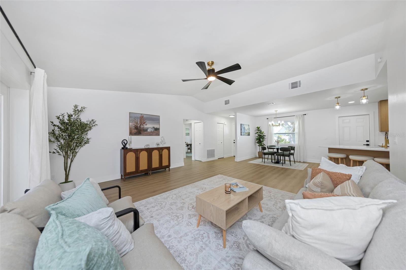 Image 8 of 37 For 12909 Pineway Drive