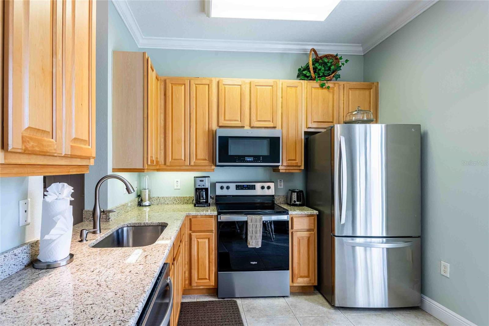 Image 13 of 37 For 21011 Picasso Court 106