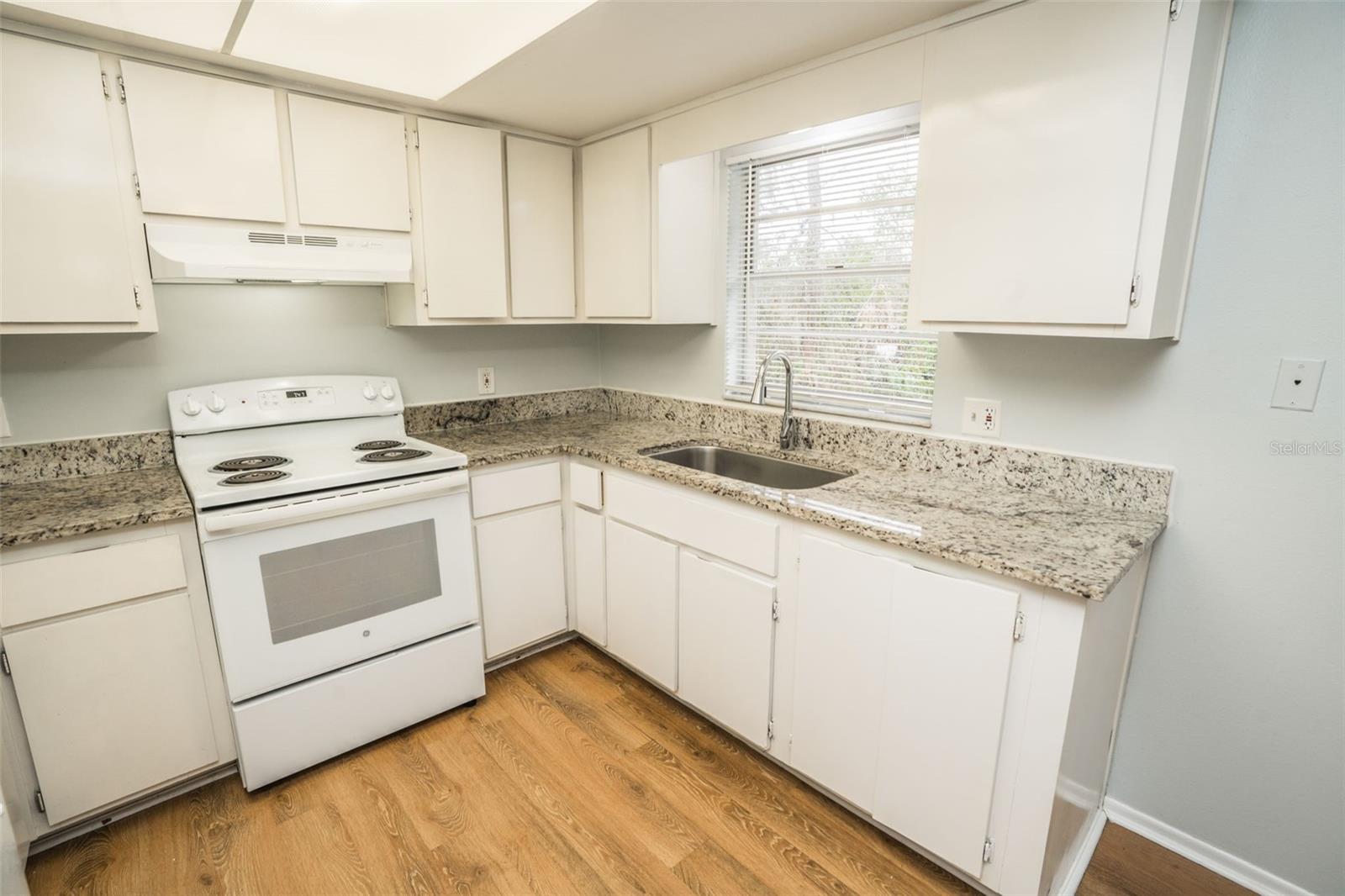 Image 5 of 23 For 1277 Sylvia Avenue