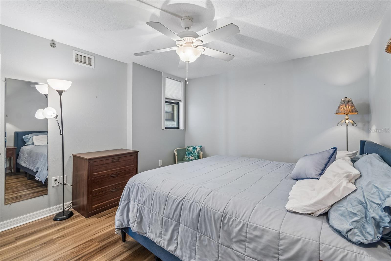 Image 38 of 53 For 15400 Gulf Boulevard 402