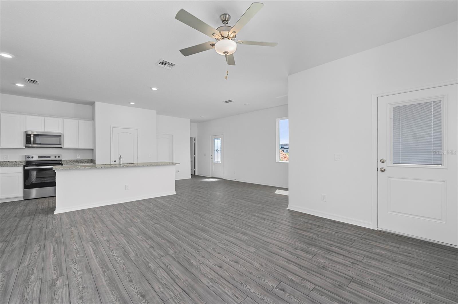 Image 7 of 20 For 580 Bay Leaf Drive