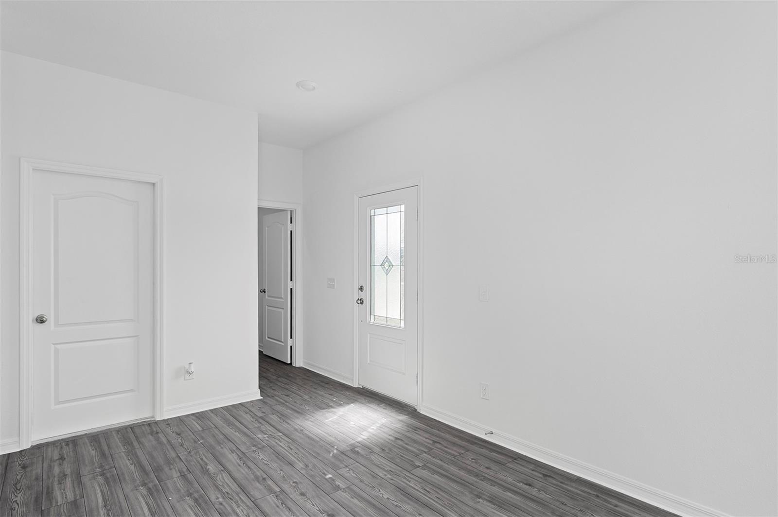 Image 8 of 20 For 580 Bay Leaf Drive