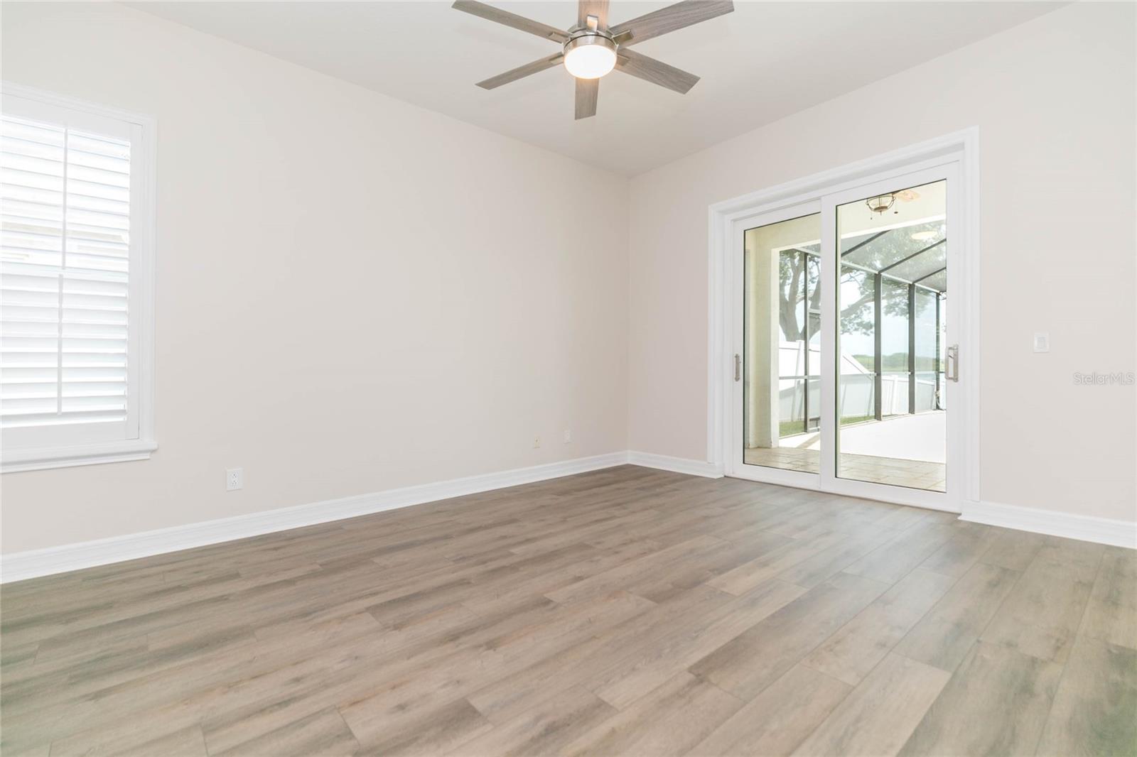 Listing photo id 22 for 7227 Colonial Lake Drive