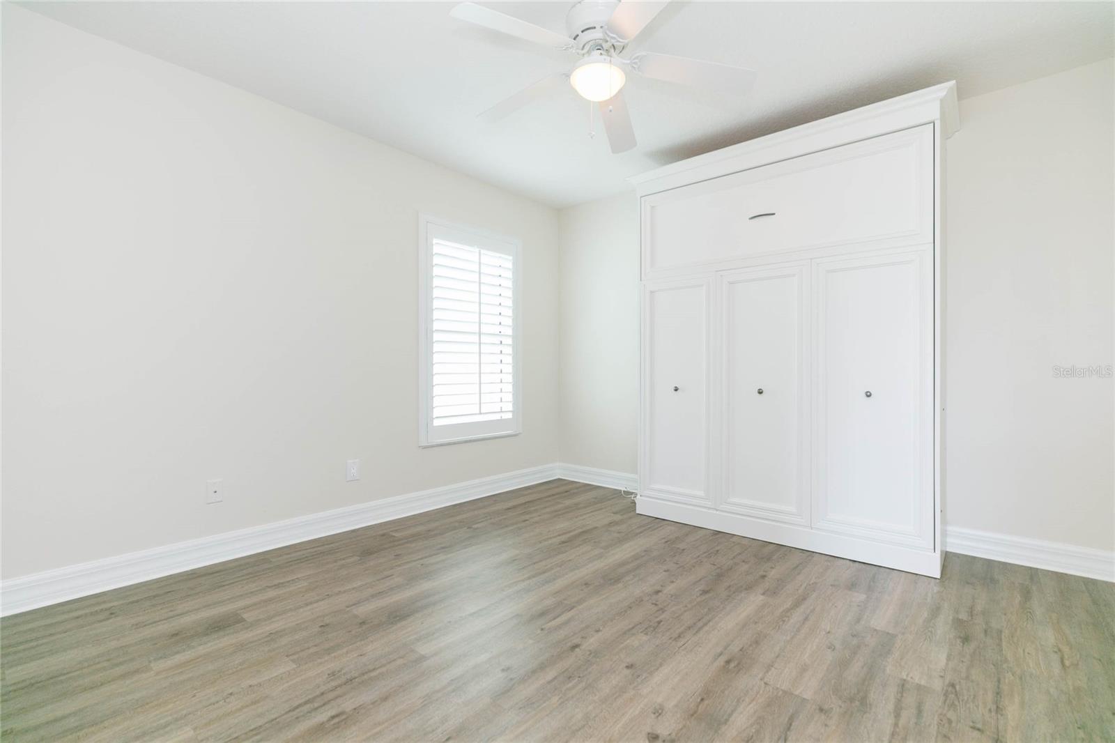 Listing photo id 34 for 7227 Colonial Lake Drive