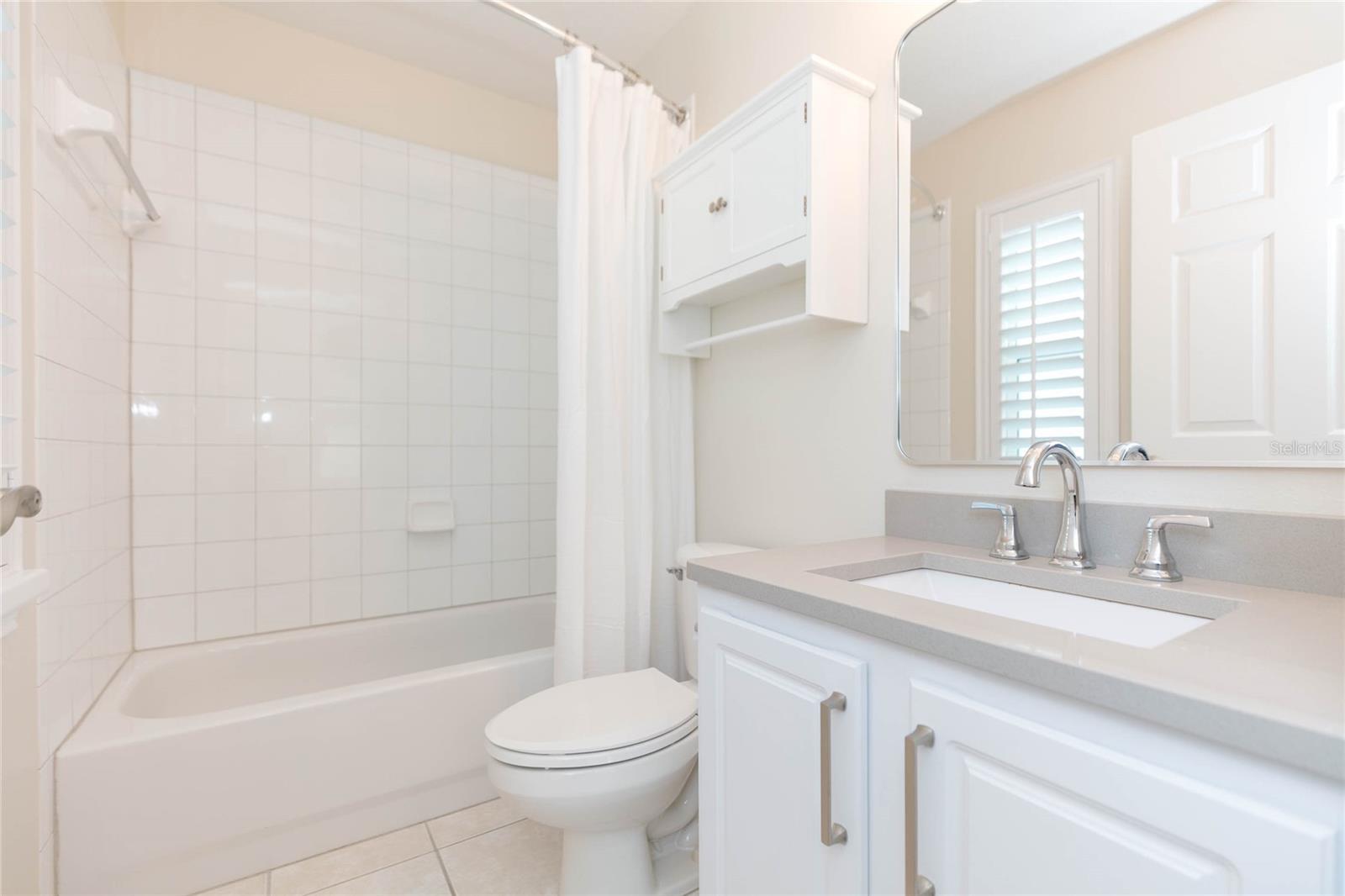 Listing photo id 36 for 7227 Colonial Lake Drive