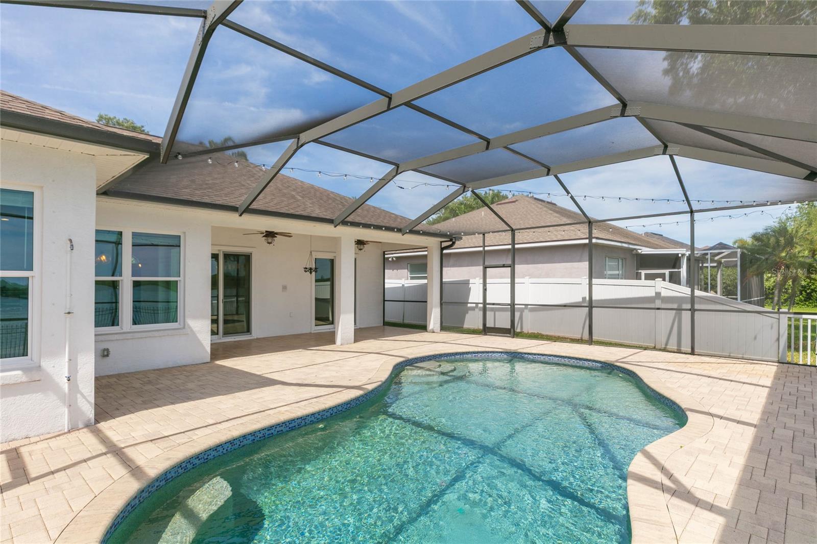 Listing photo id 43 for 7227 Colonial Lake Drive