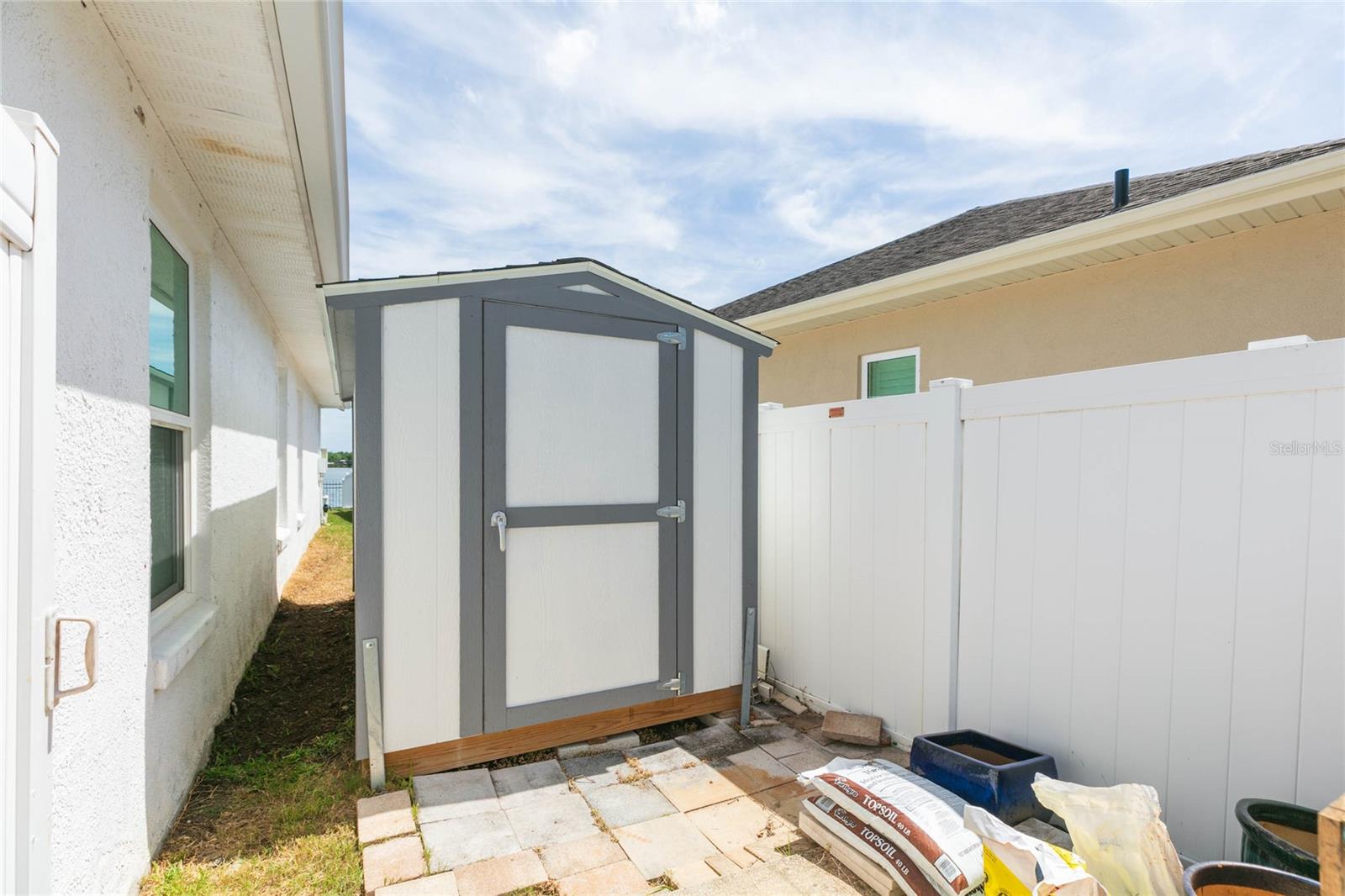 Listing photo id 49 for 7227 Colonial Lake Drive