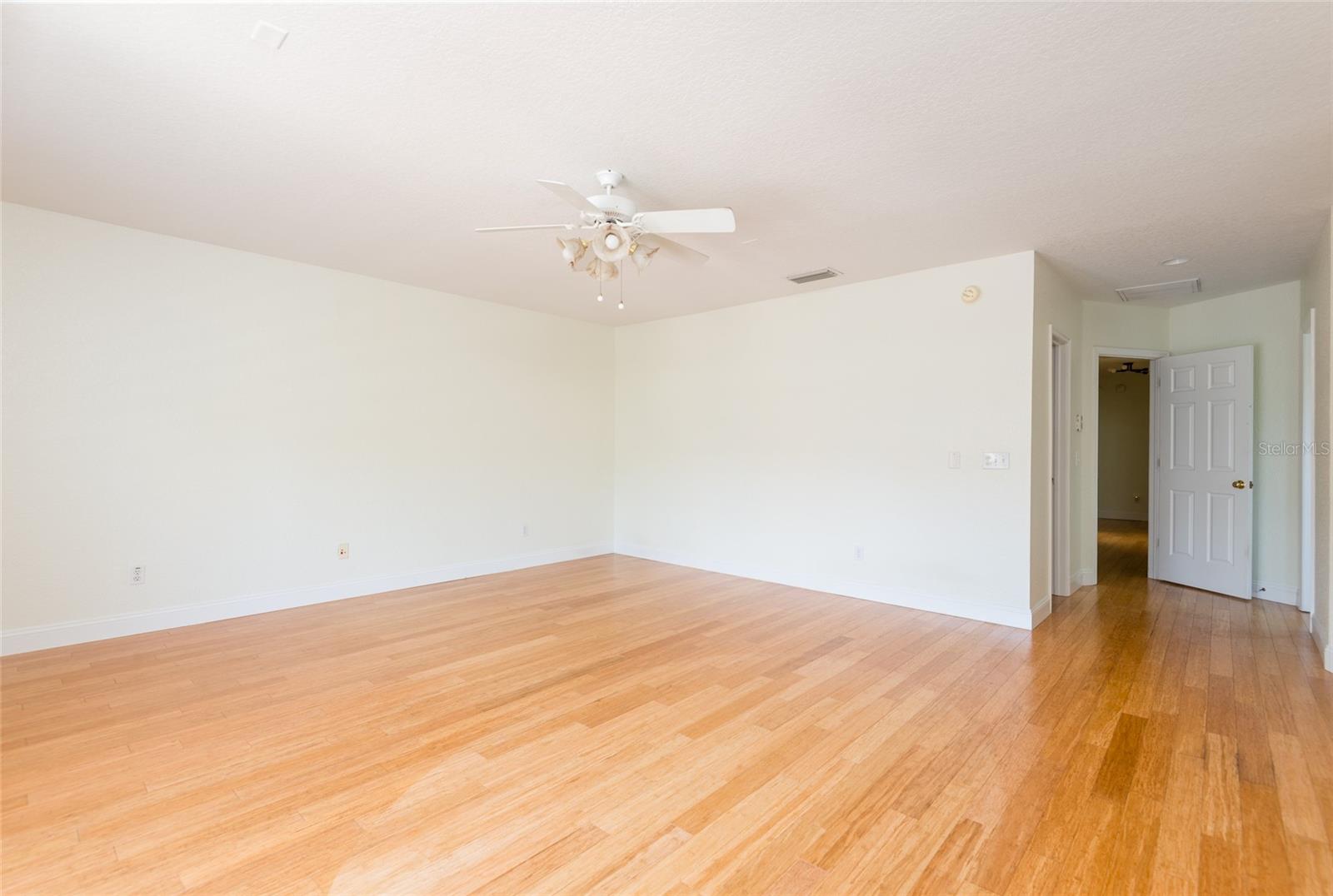 Image 20 of 36 For 2876 Bayshore Trails Drive