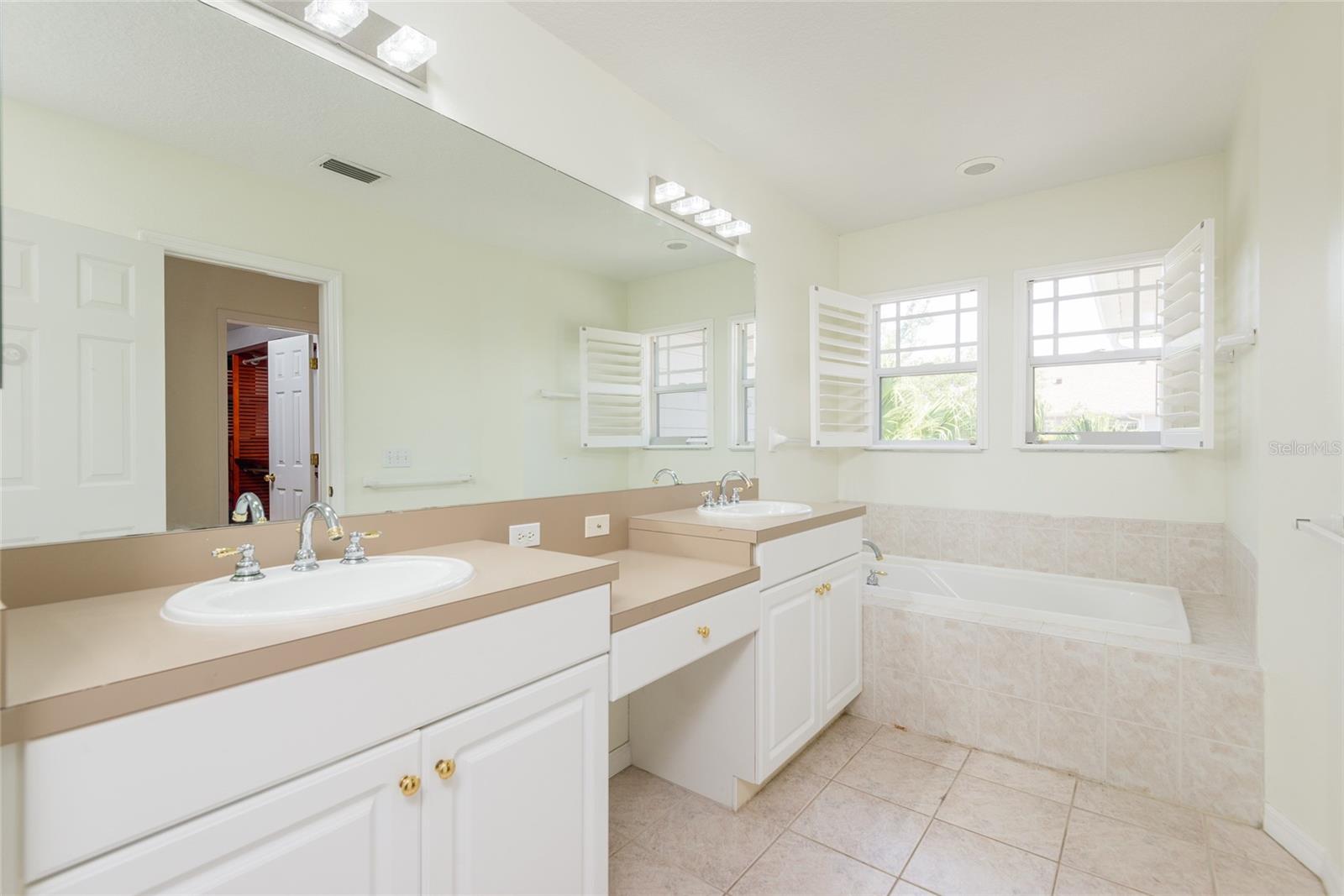 Image 23 of 36 For 2876 Bayshore Trails Drive