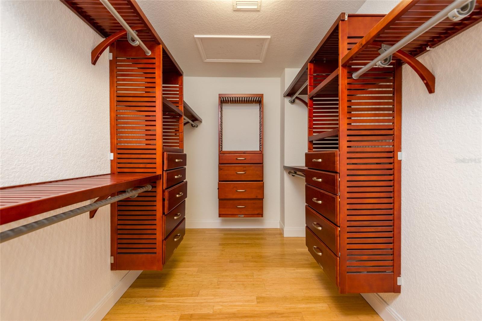 Image 25 of 36 For 2876 Bayshore Trails Drive