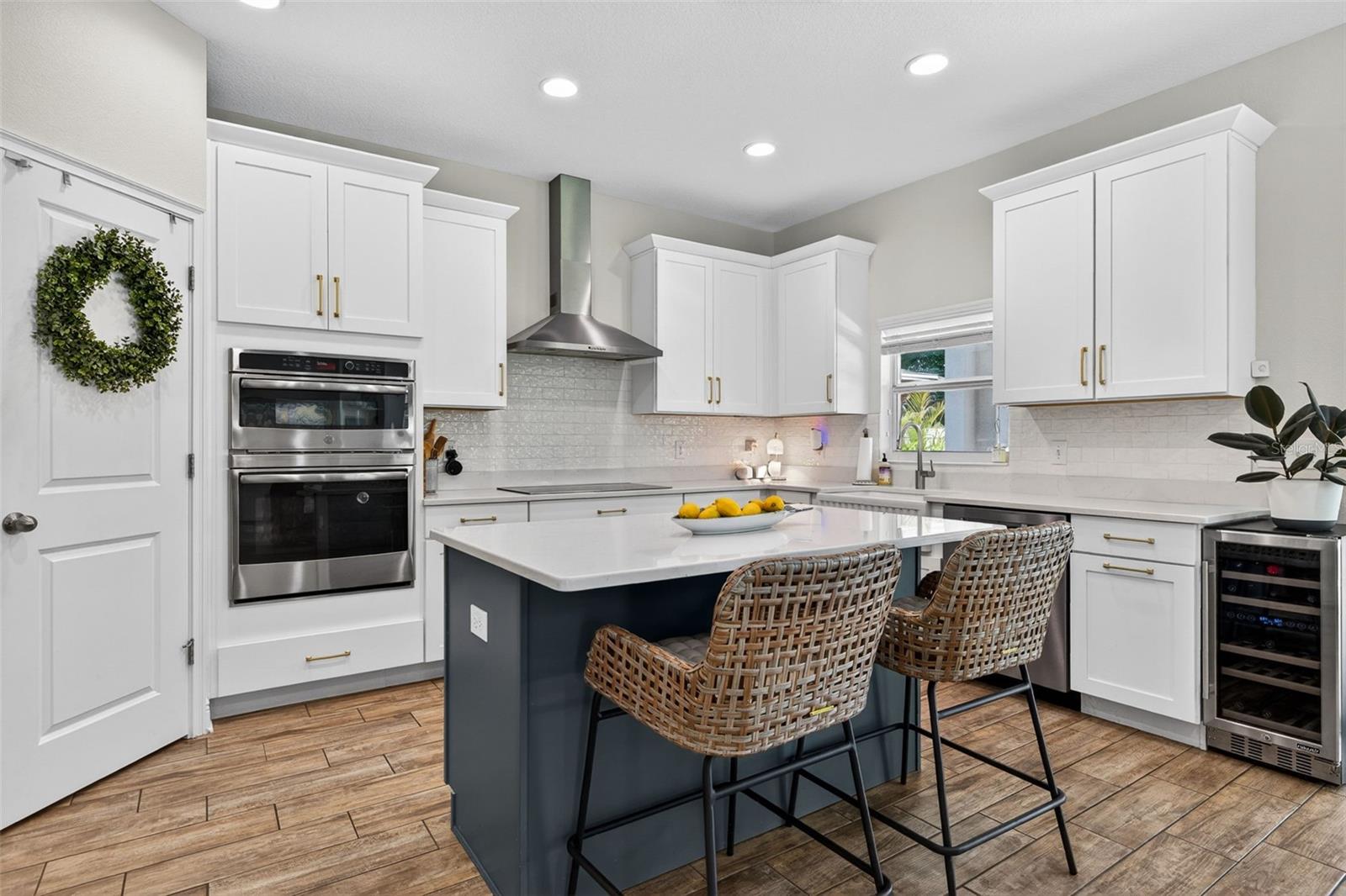 Listing photo id 10 for 1031 Alfred Street