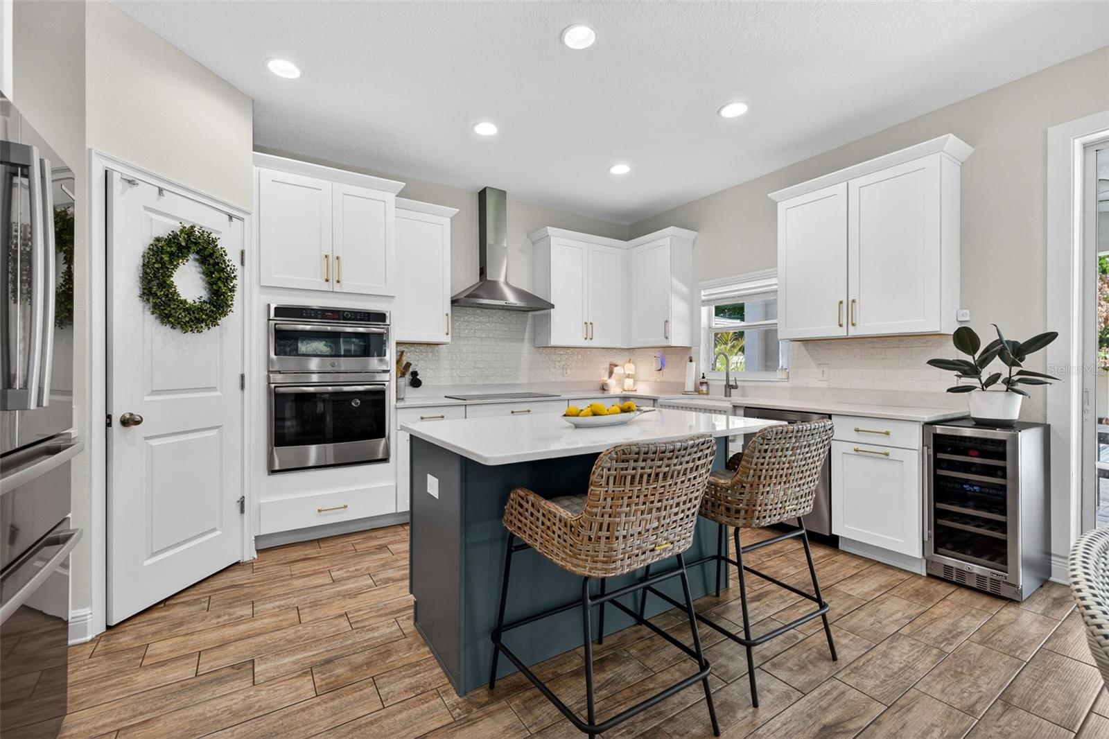 Listing photo id 11 for 1031 Alfred Street