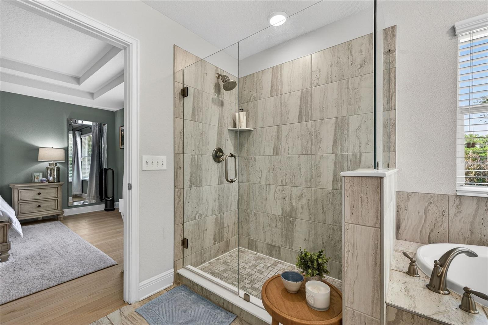 Listing photo id 25 for 1031 Alfred Street