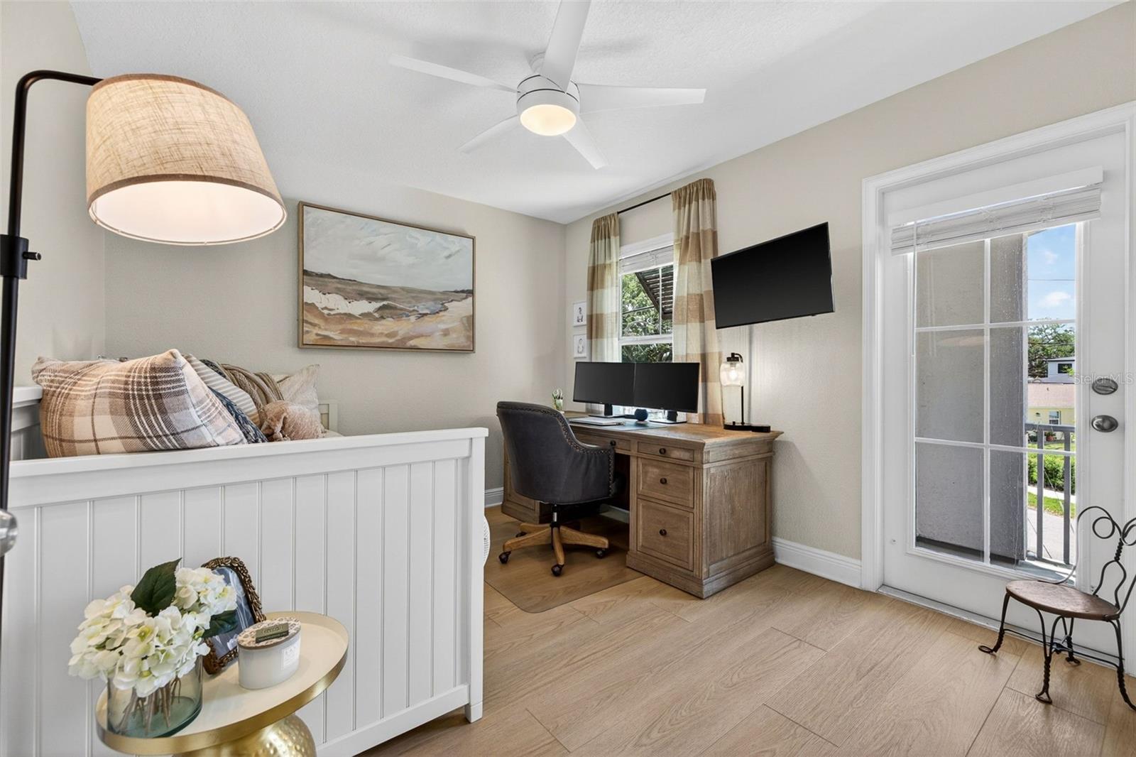 Listing photo id 27 for 1031 Alfred Street