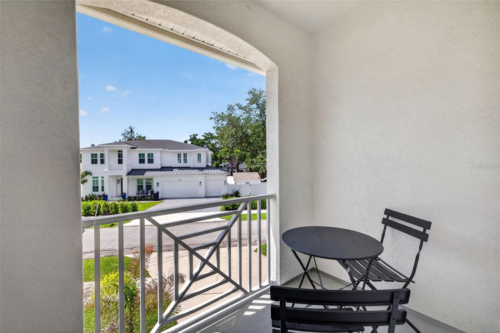 Listing photo id 34 for 1031 Alfred Street