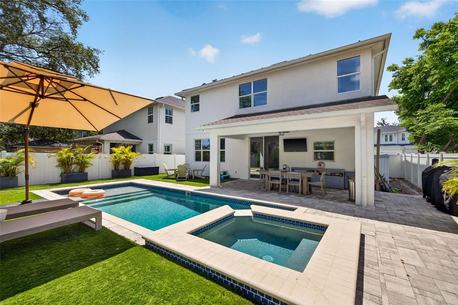 Listing photo id 42 for 1031 Alfred Street