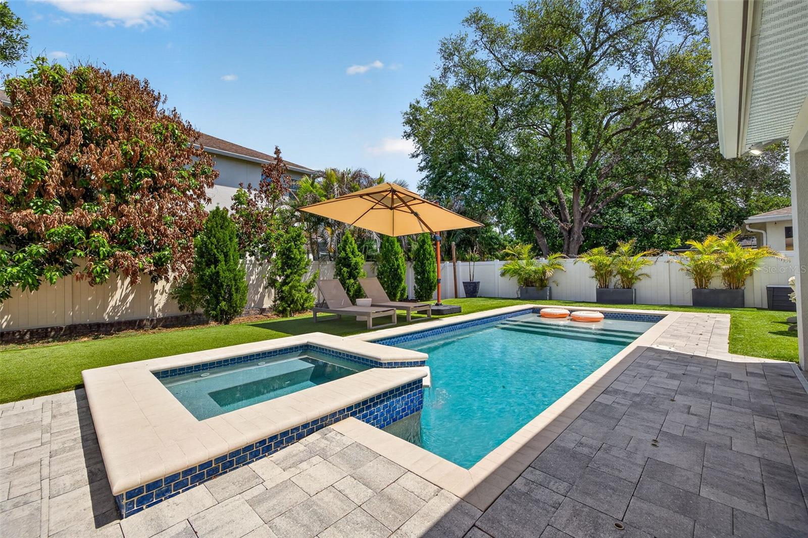 Listing photo id 43 for 1031 Alfred Street