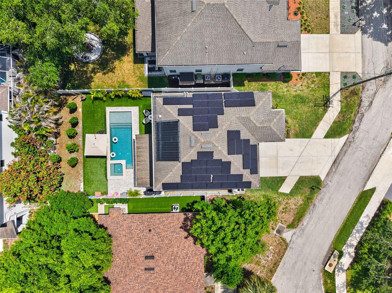 Listing photo id 44 for 1031 Alfred Street