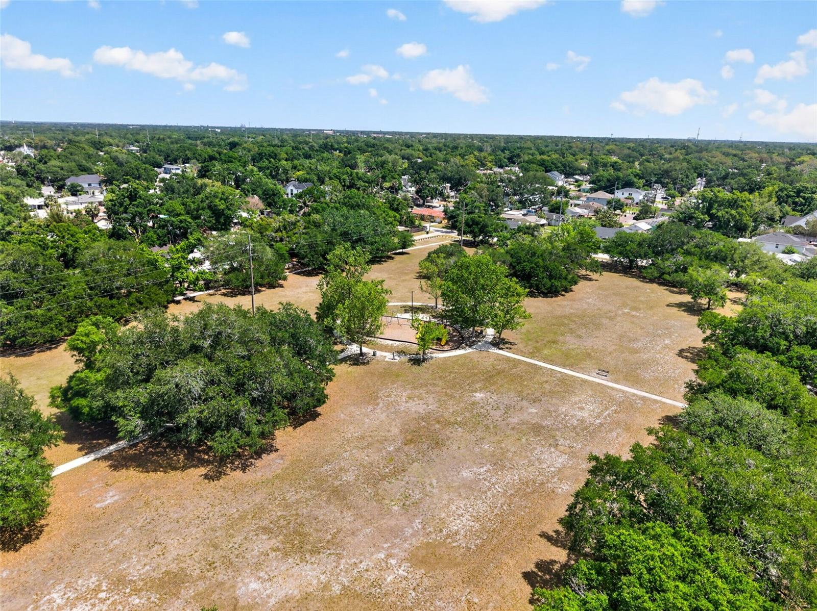 Listing photo id 47 for 1031 Alfred Street