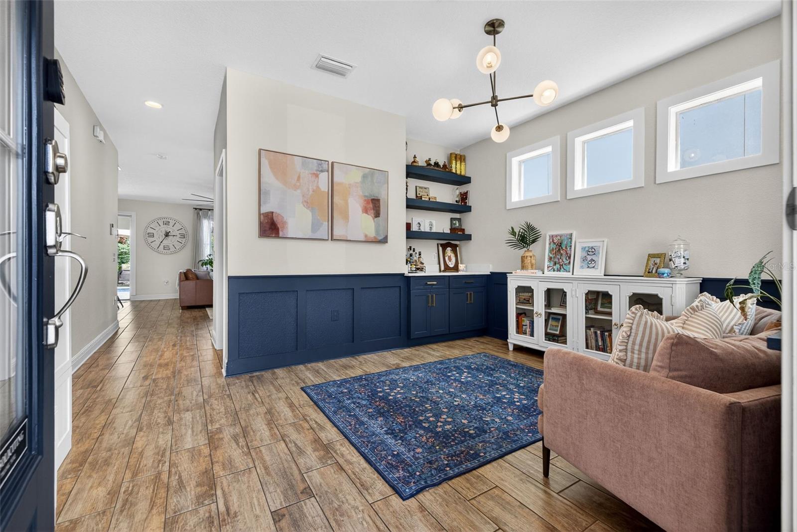 Listing photo id 3 for 1031 Alfred Street