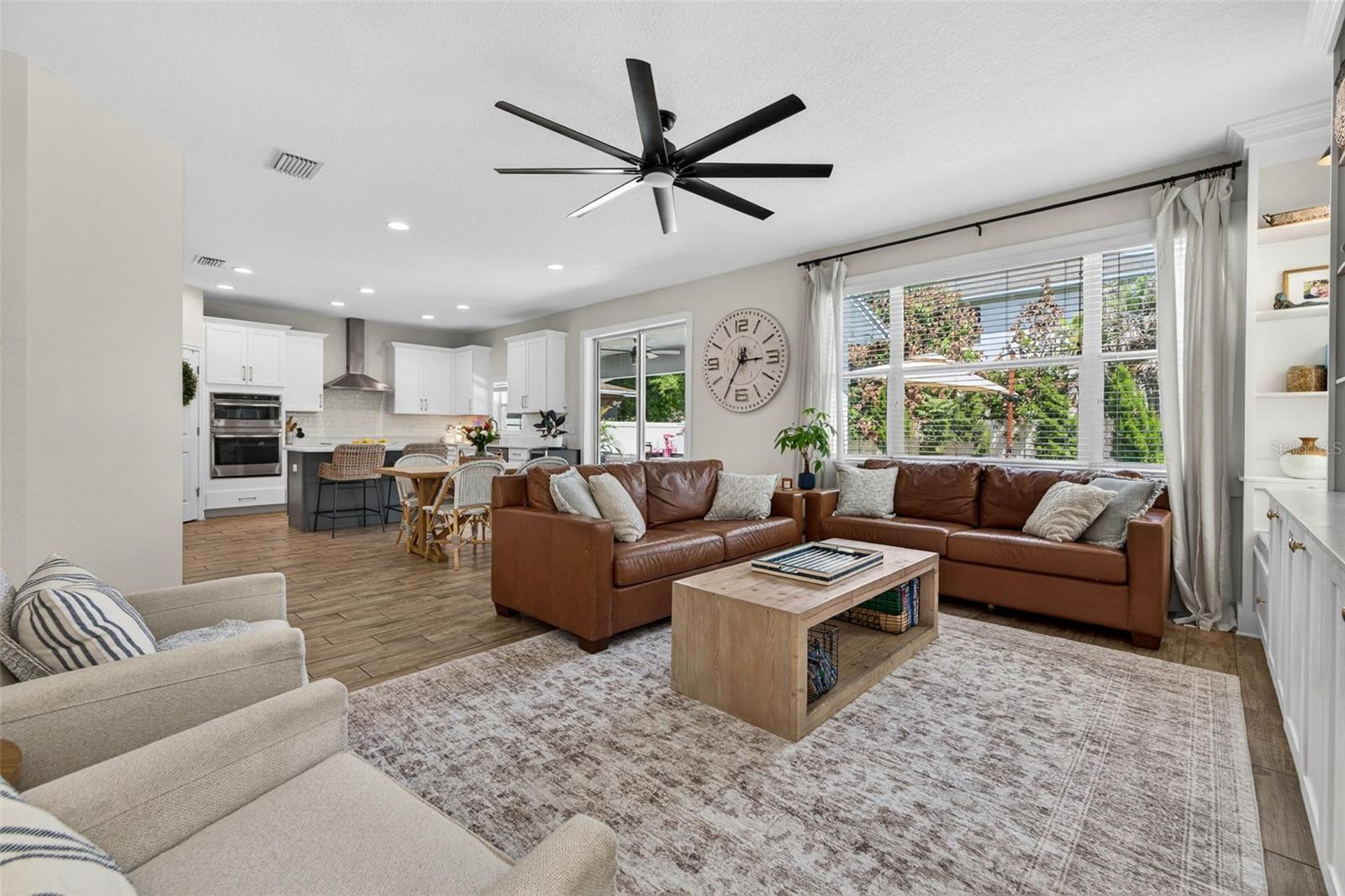 Listing photo id 7 for 1031 Alfred Street