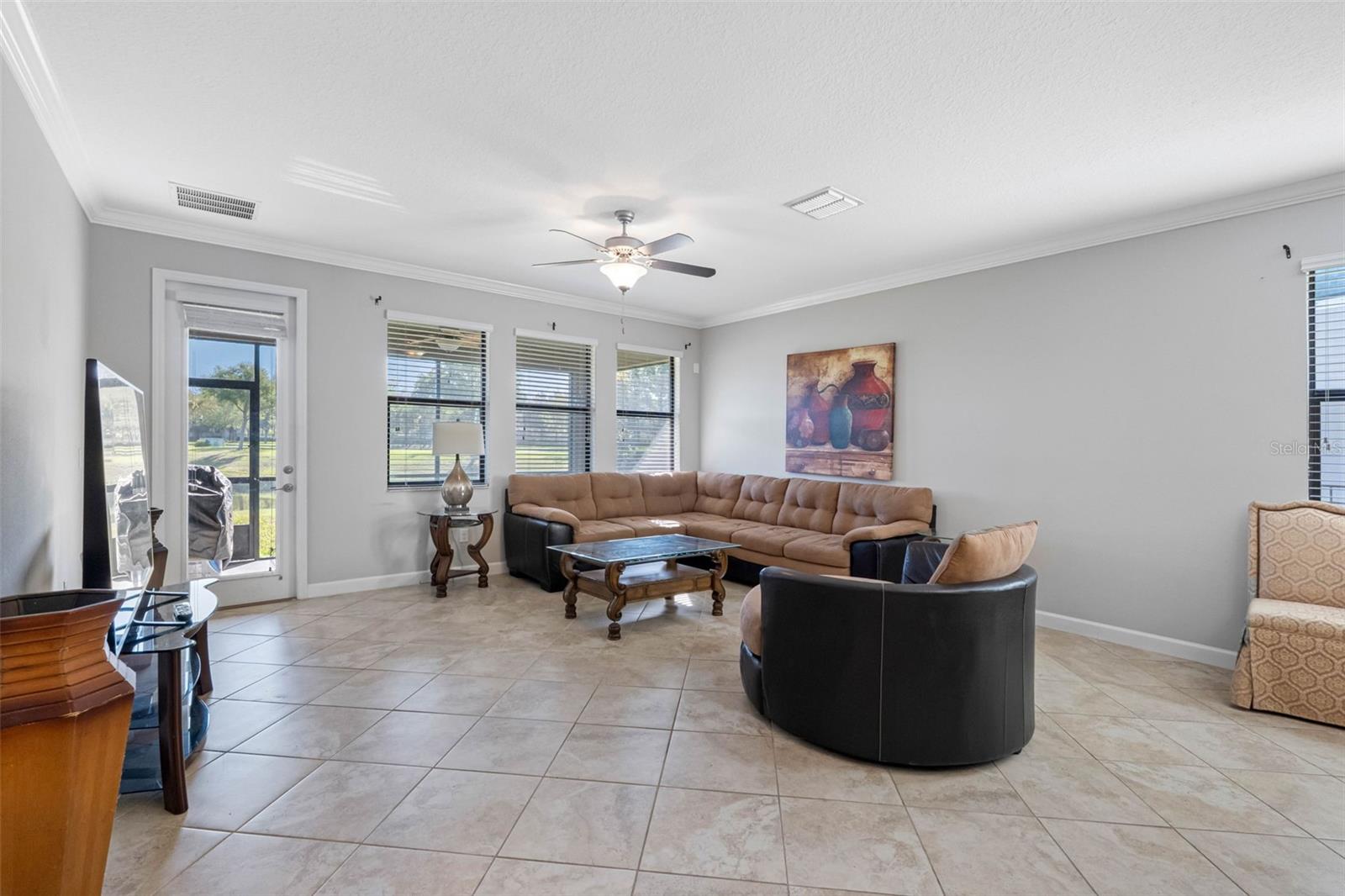 Image 20 of 88 For 10066 Victory Gallop Loop