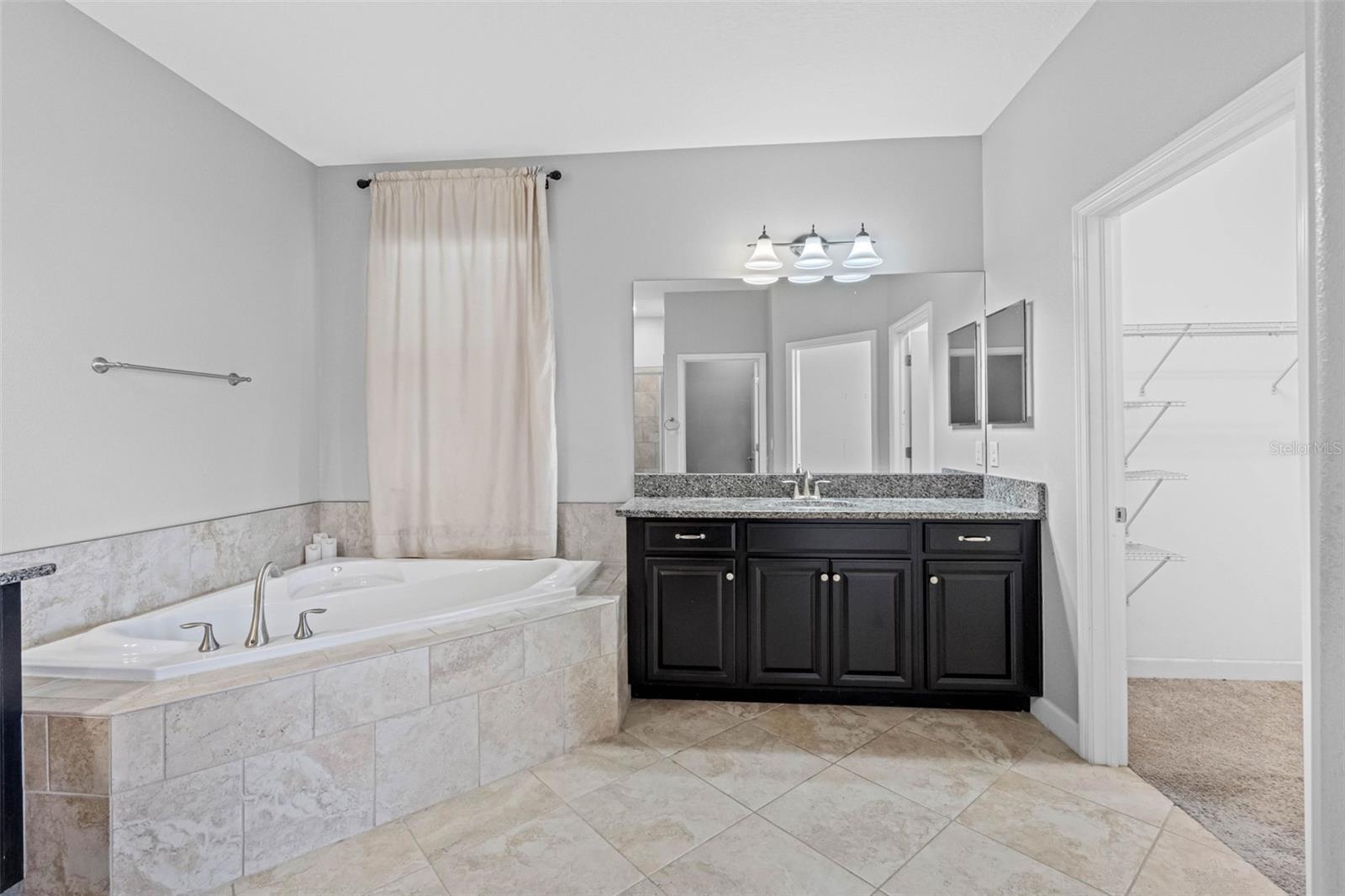 Image 32 of 88 For 10066 Victory Gallop Loop