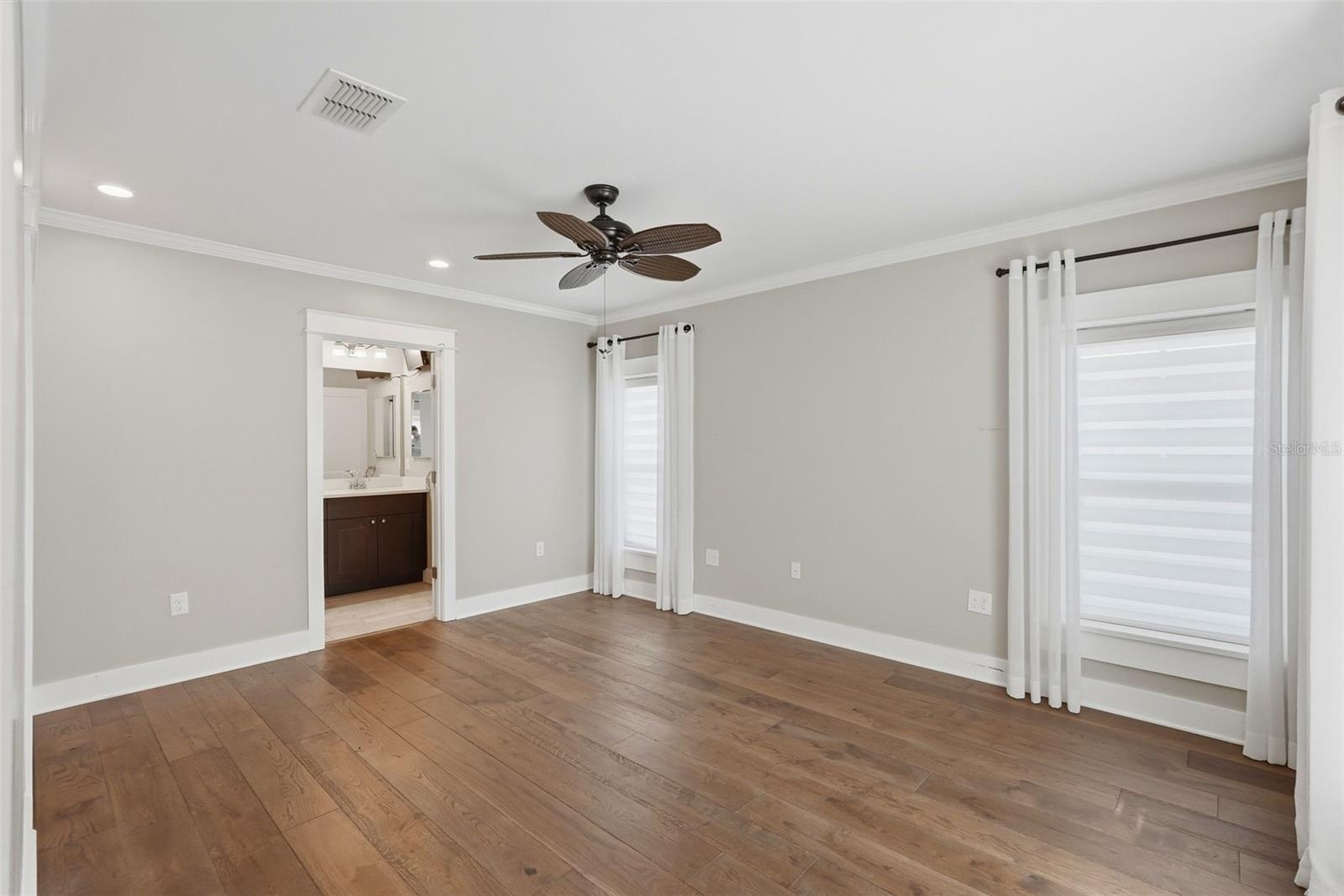 Image 11 of 31 For 430 11th Avenue Ne