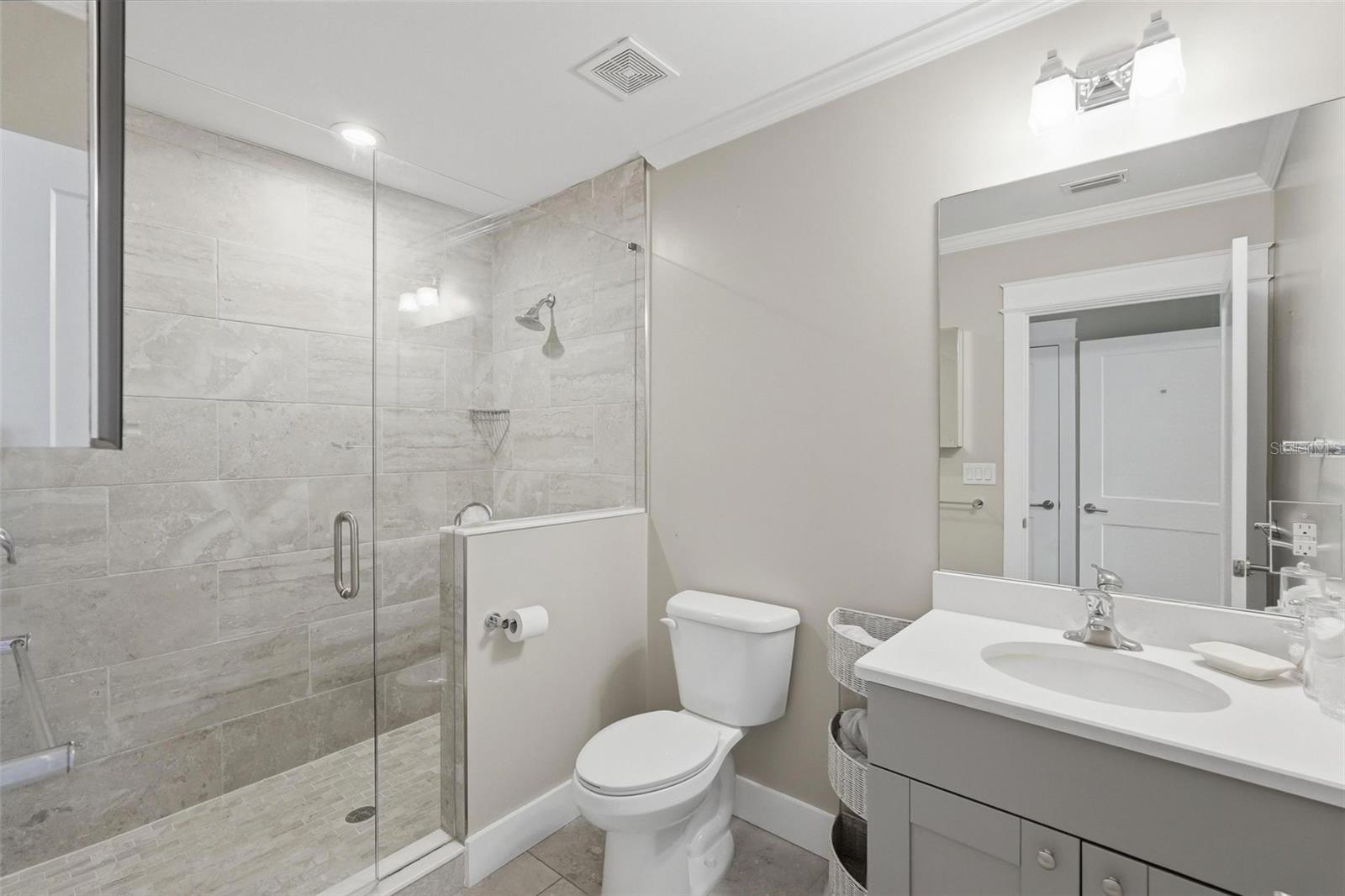 Image 12 of 31 For 430 11th Avenue Ne