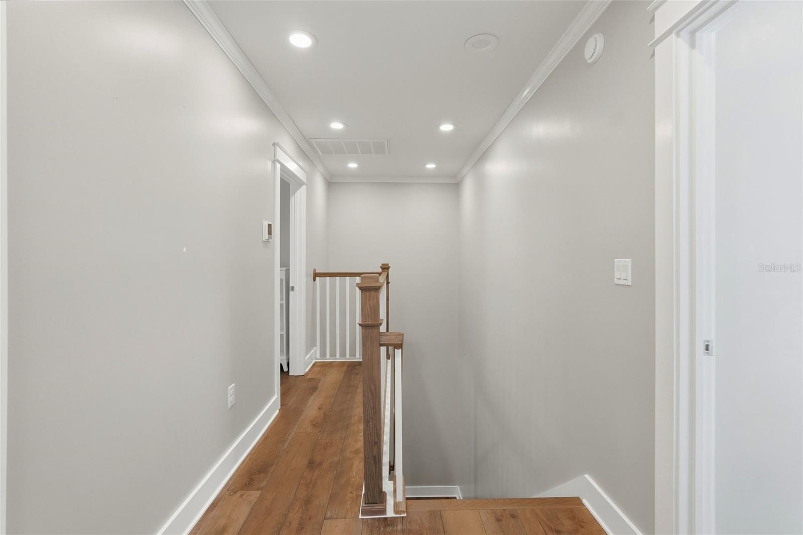 Image 14 of 31 For 430 11th Avenue Ne