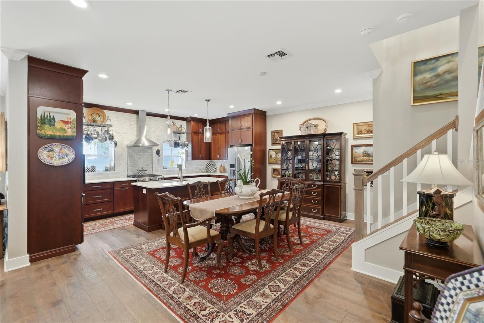 Image 3 of 31 For 430 11th Avenue Ne