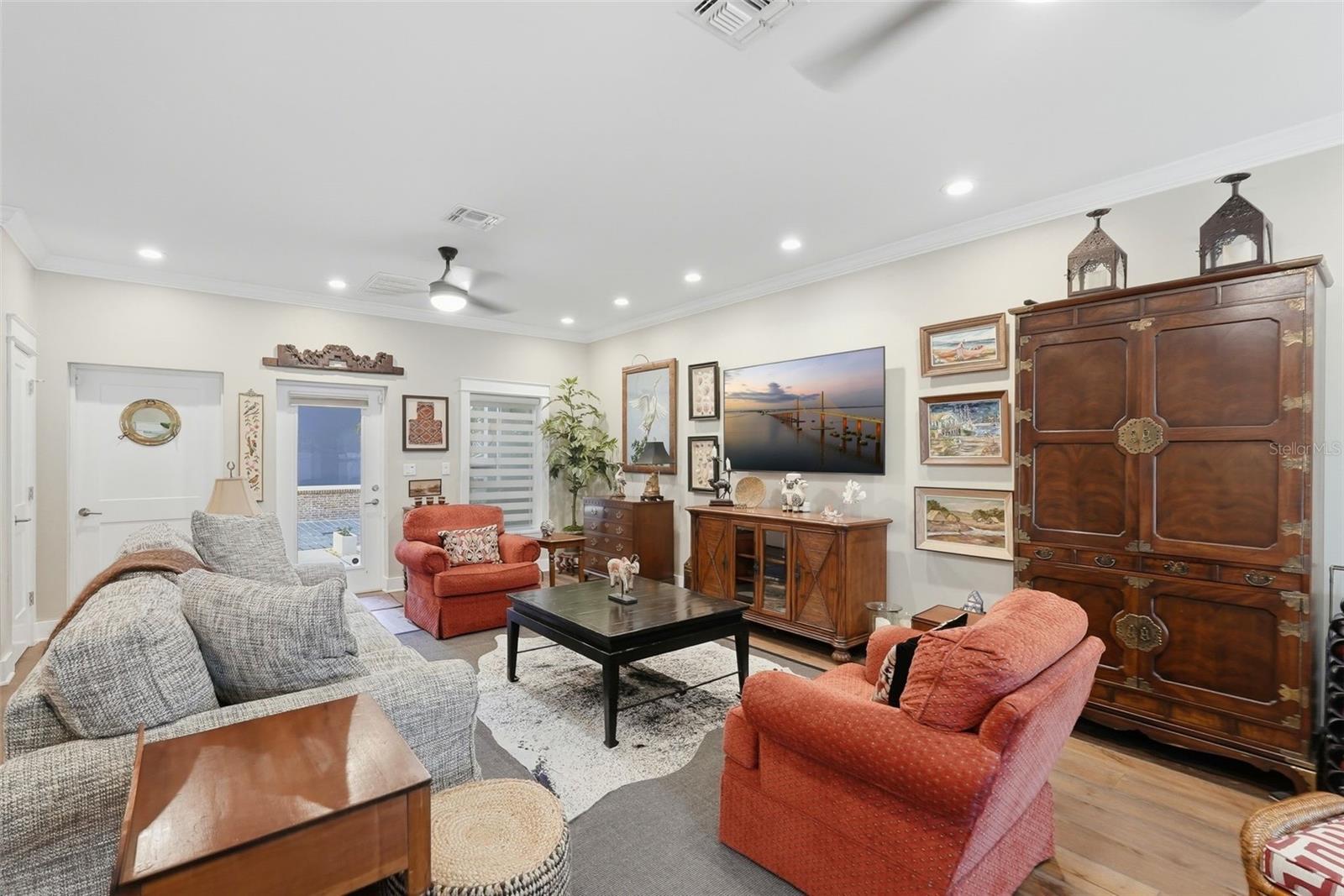 Image 4 of 31 For 430 11th Avenue Ne