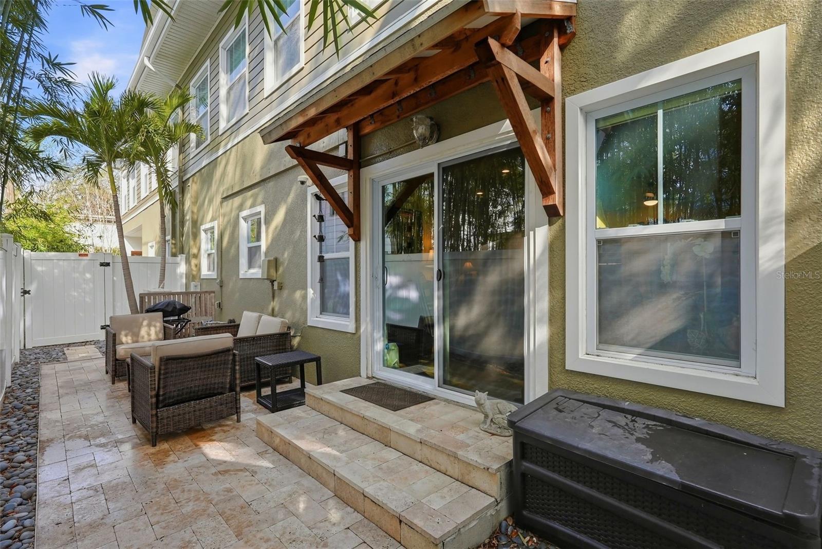 Image 5 of 31 For 430 11th Avenue Ne