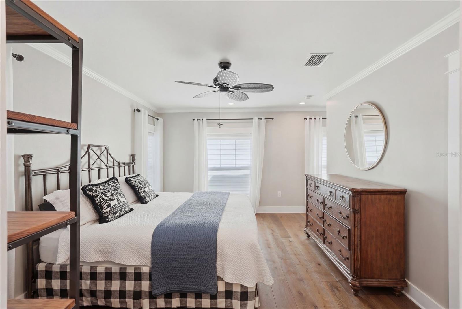 Image 6 of 31 For 430 11th Avenue Ne