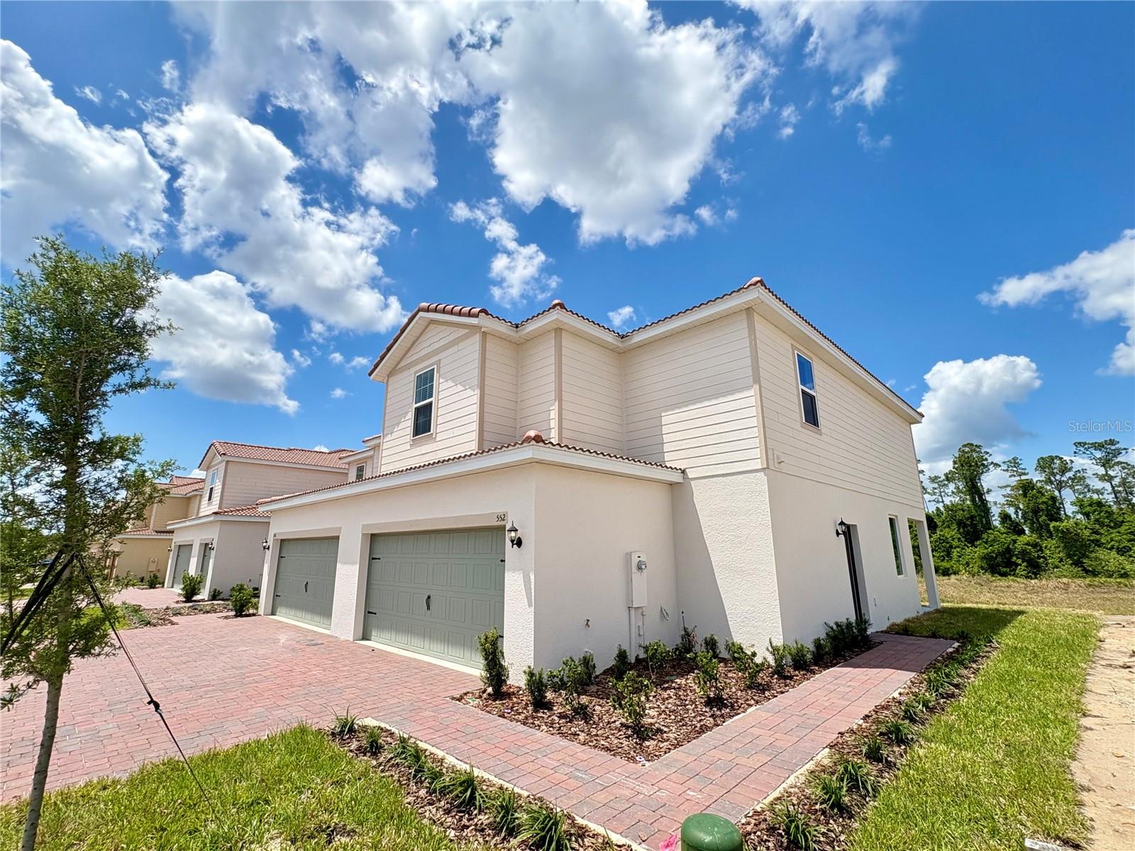 Image 2 of 20 For 552 Bay Leaf Drive