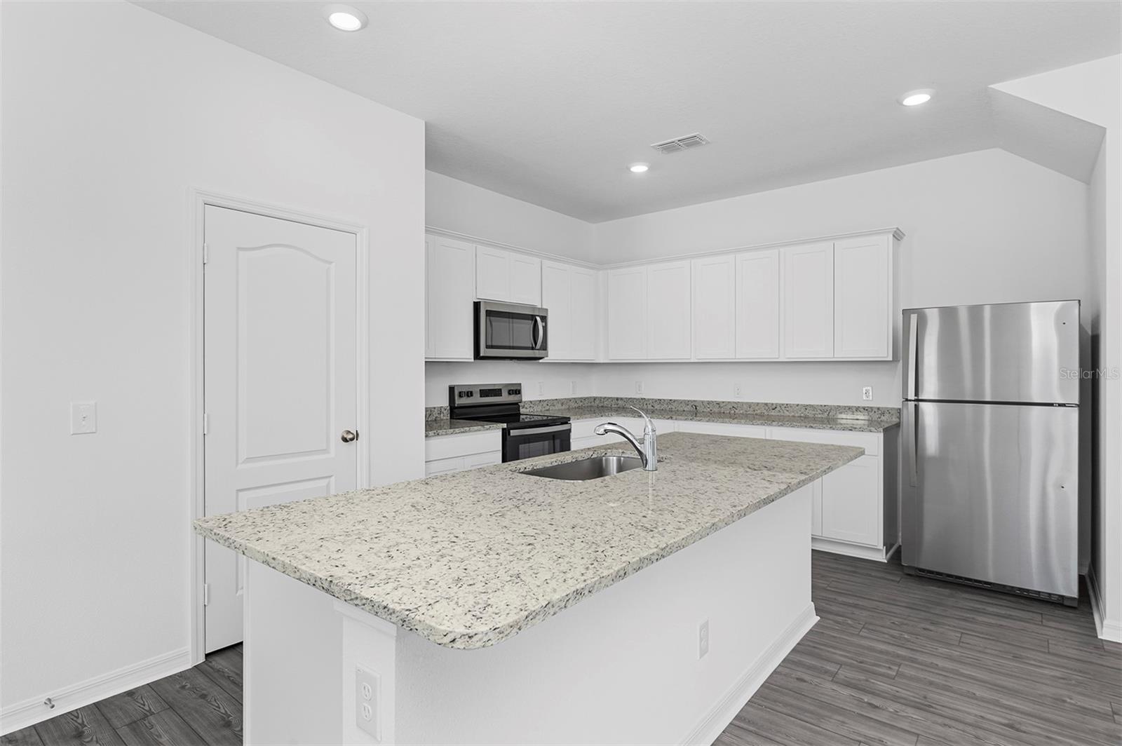 Image 6 of 20 For 552 Bay Leaf Drive