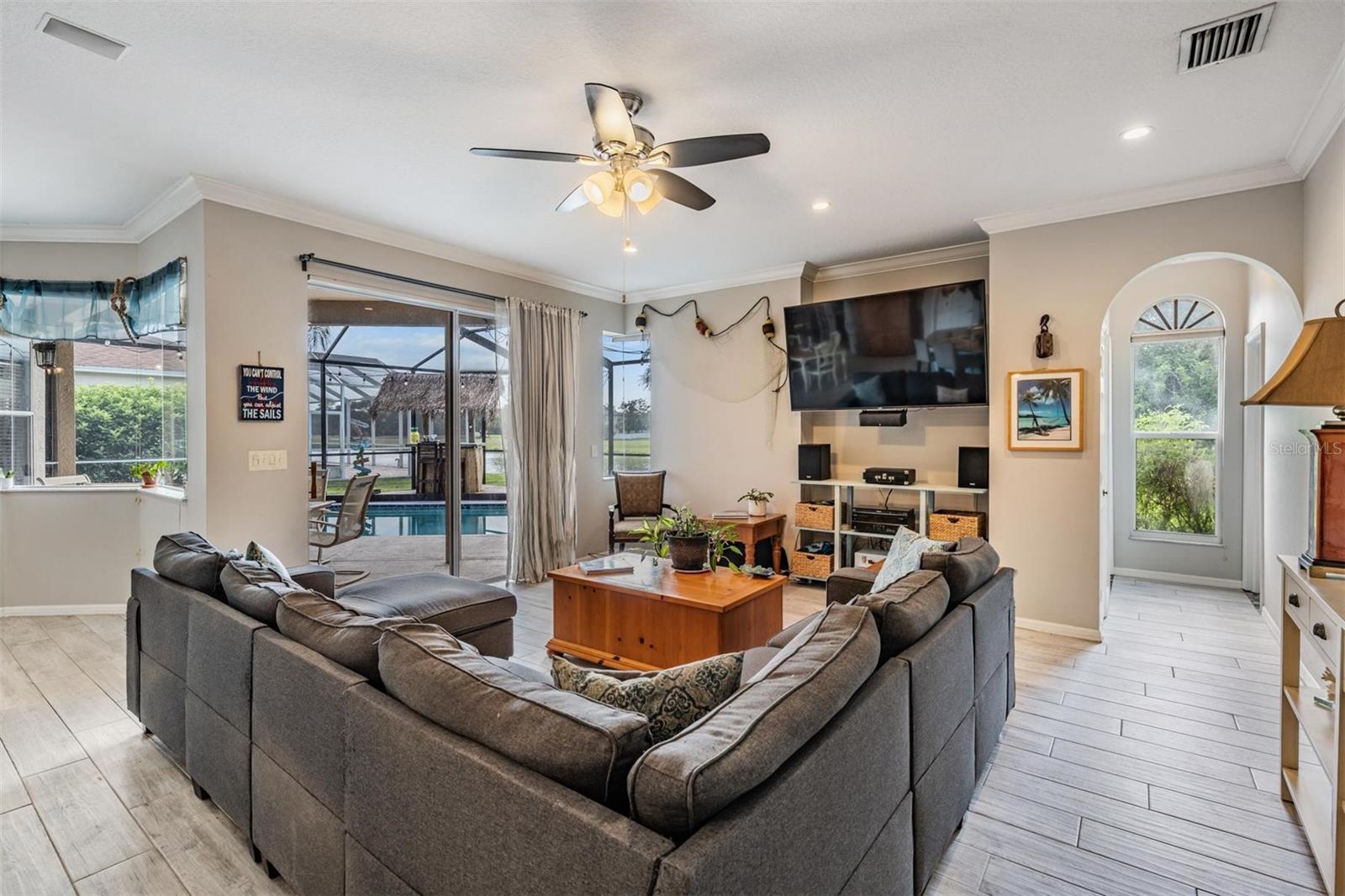 Image 10 of 49 For 15922 Muirfield Drive