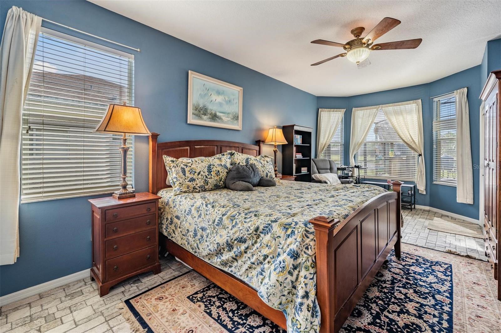 Image 11 of 49 For 15922 Muirfield Drive