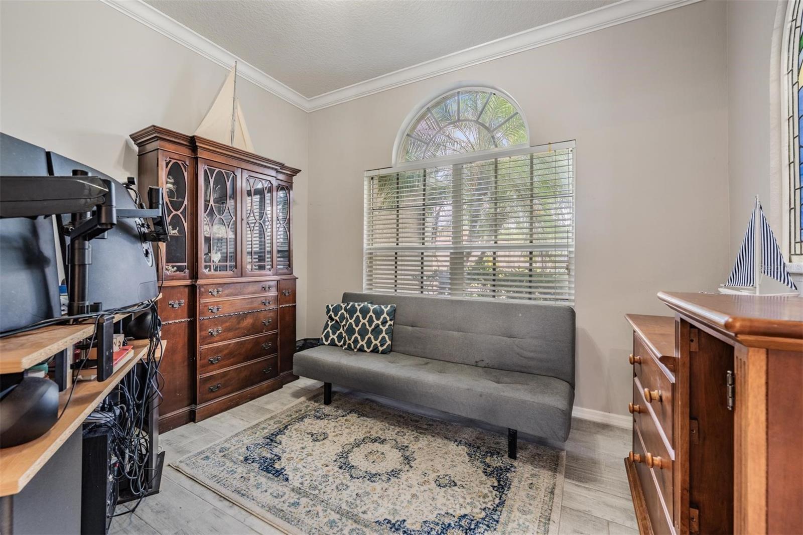 Image 16 of 49 For 15922 Muirfield Drive