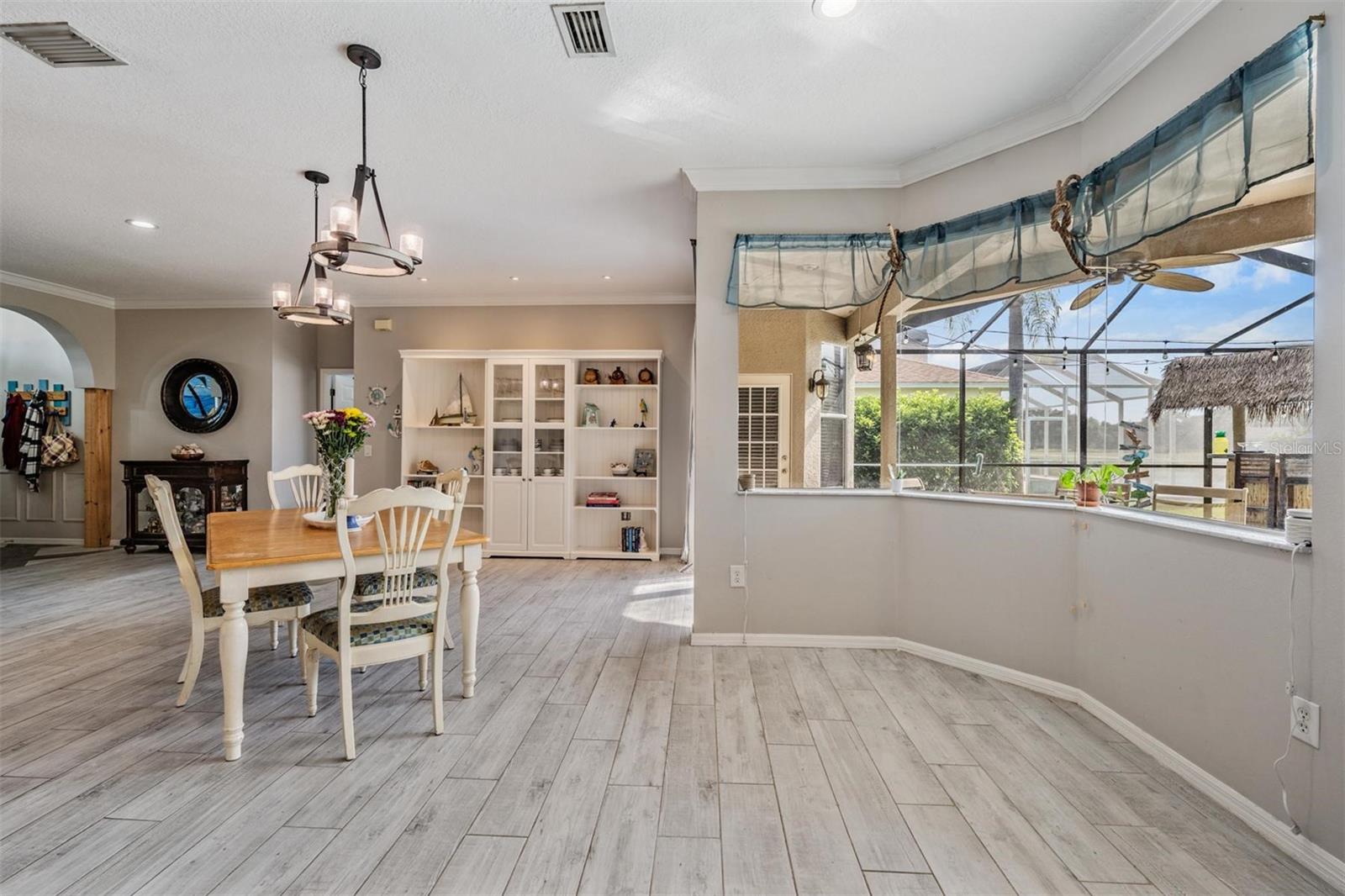 Image 31 of 49 For 15922 Muirfield Drive