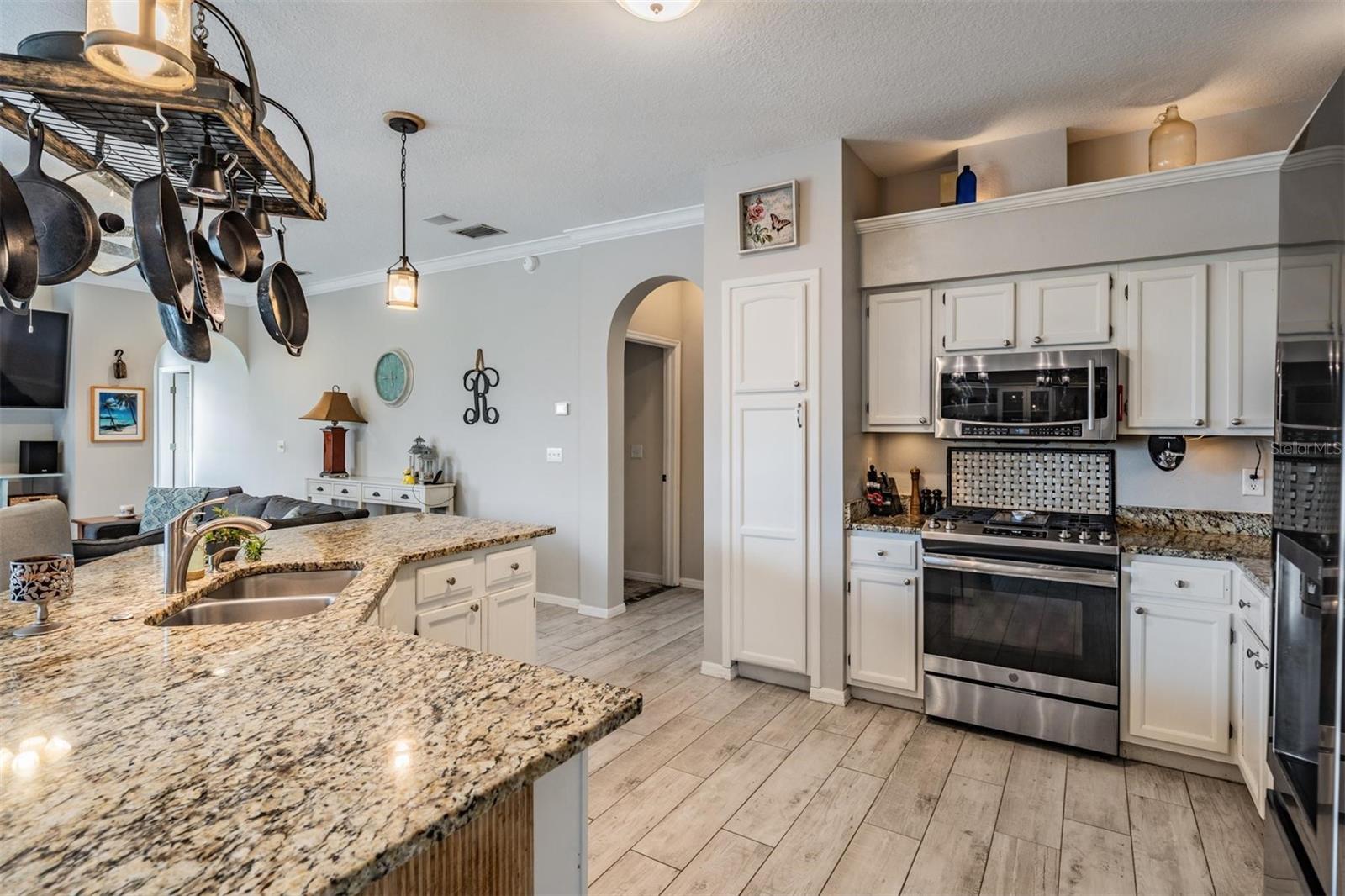 Image 34 of 49 For 15922 Muirfield Drive